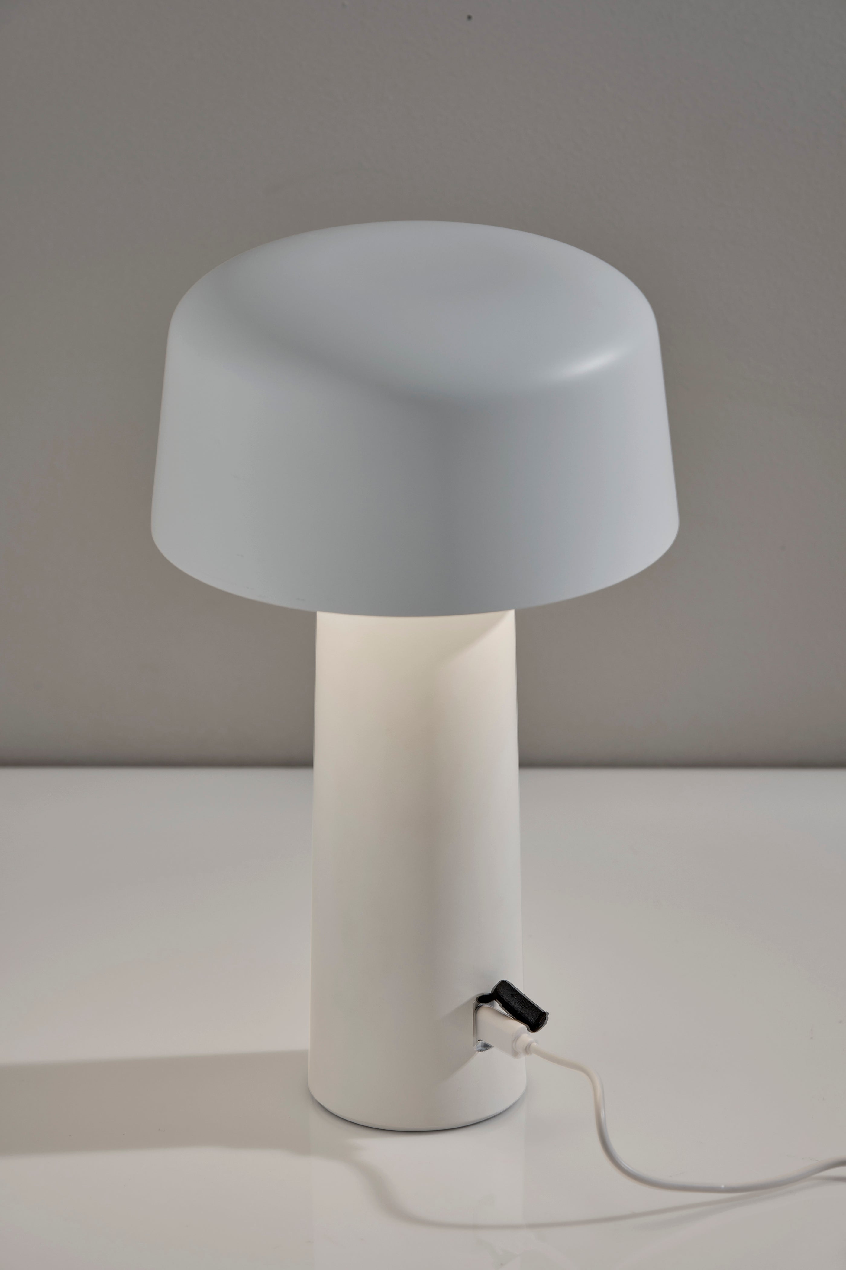 Lenny LED Cordless Table Lamp