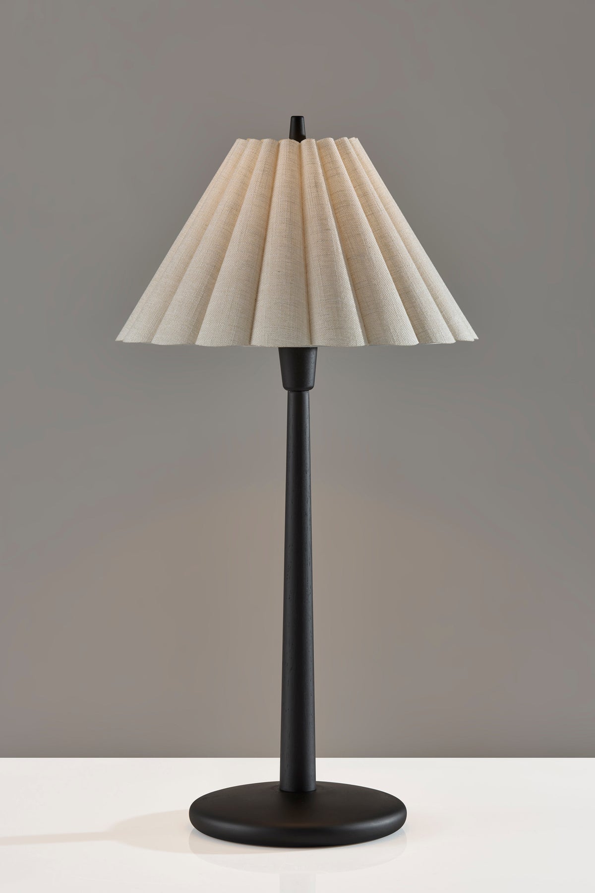 Scallop Table Lamp- Black
