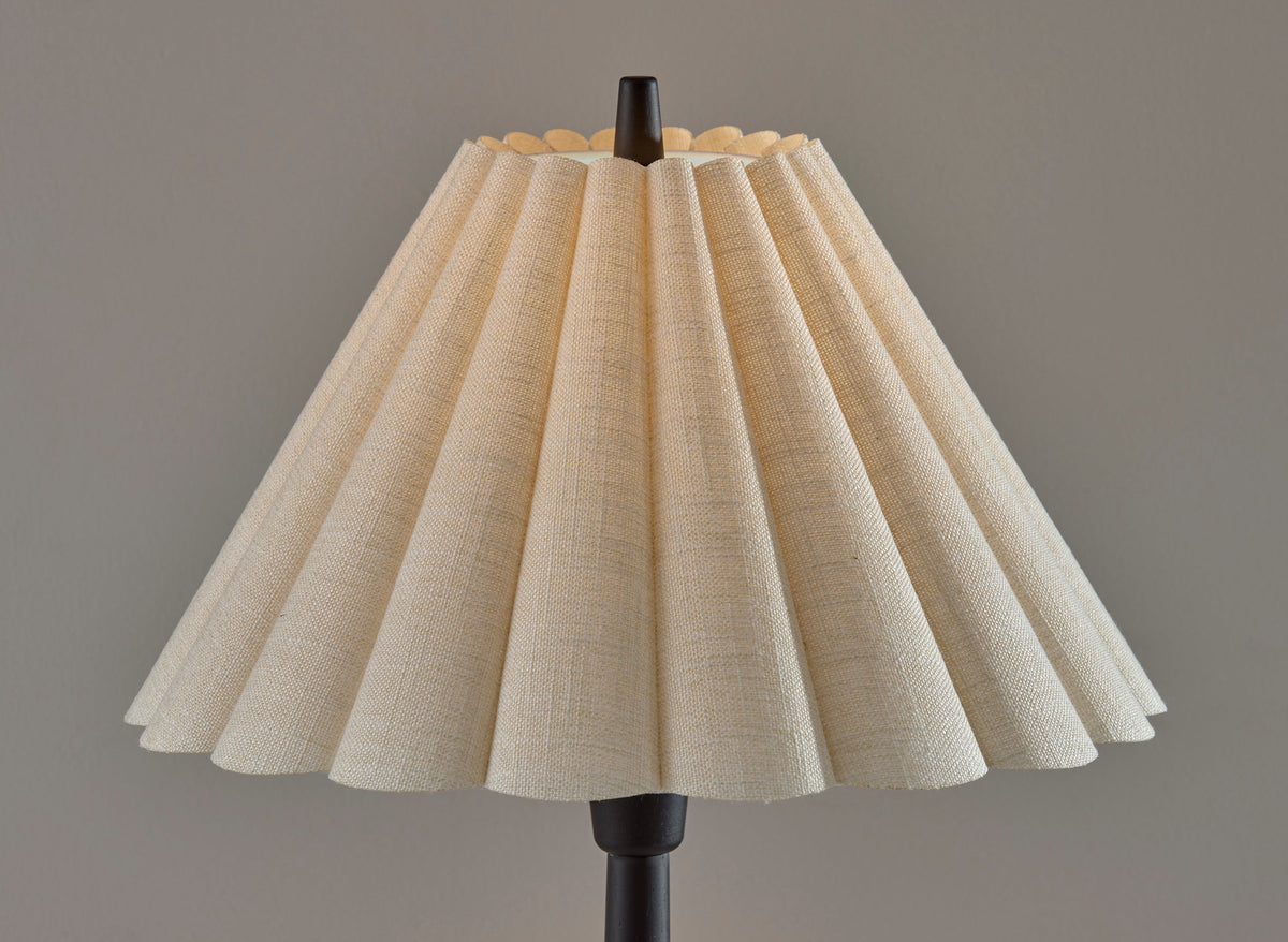 Scallop Table Lamp- Black