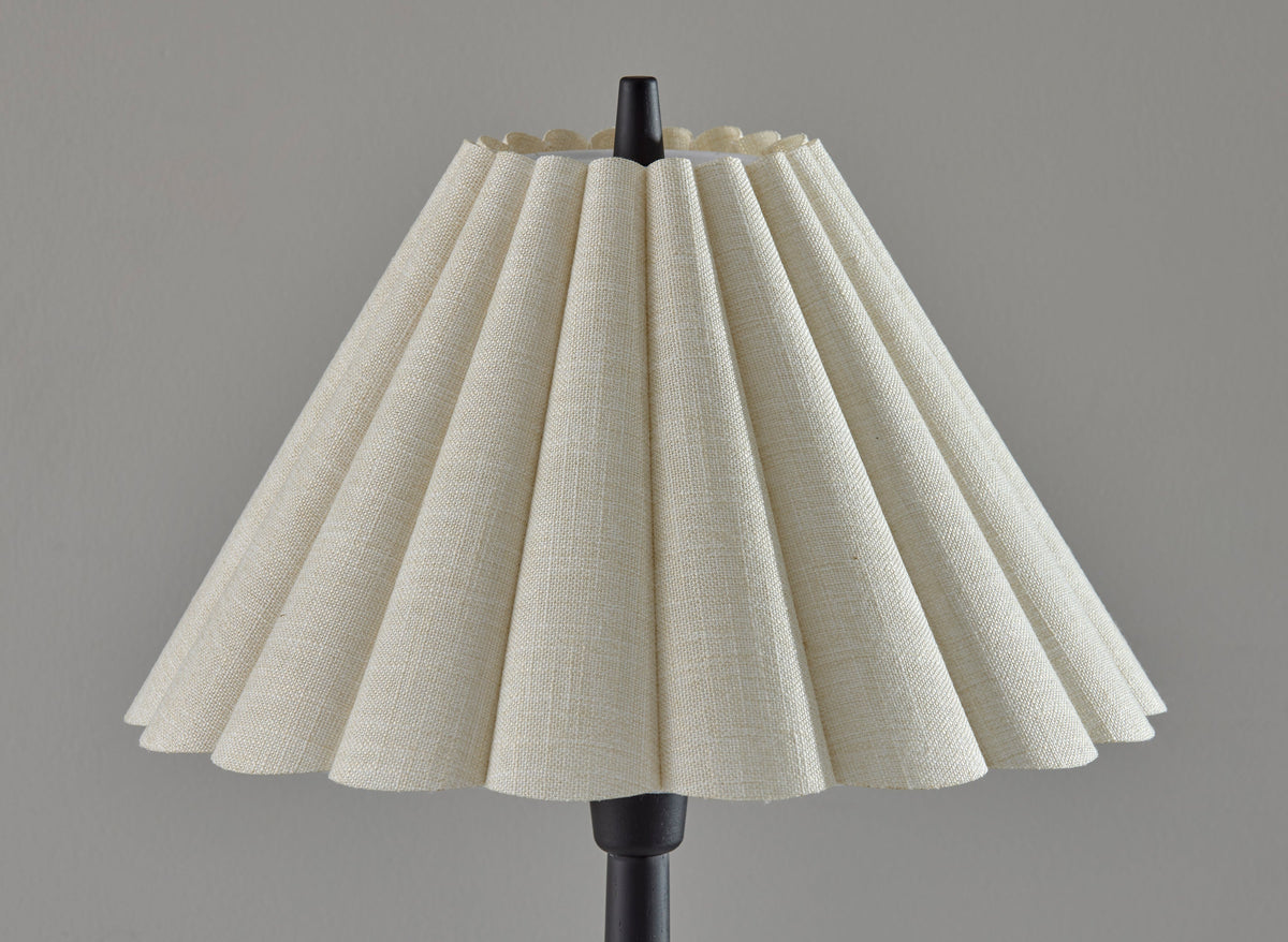 Scallop Table Lamp- Black