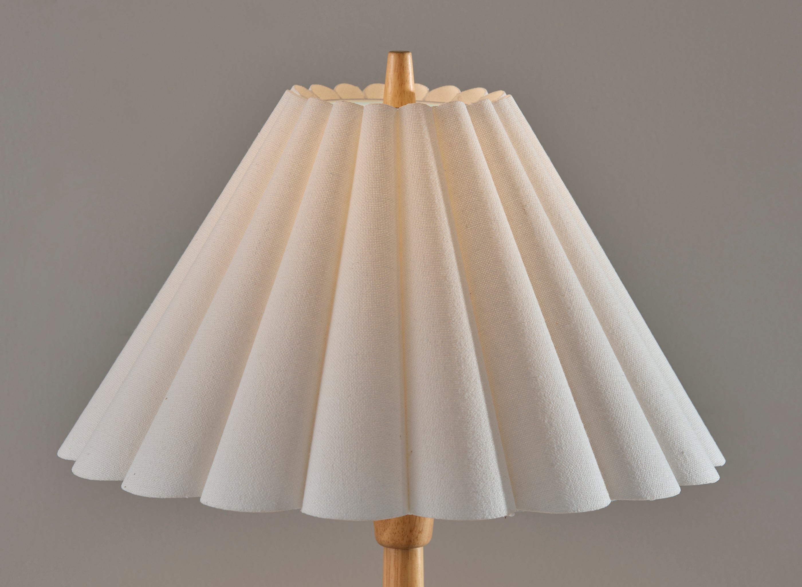 Scallop Table Lamp- Natural