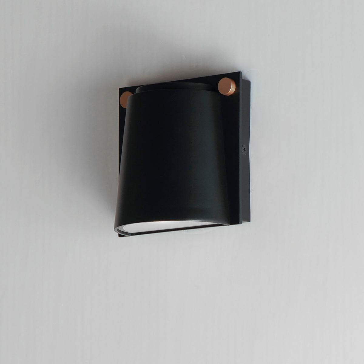 Rivet VX Small LED Outdoor Sconce