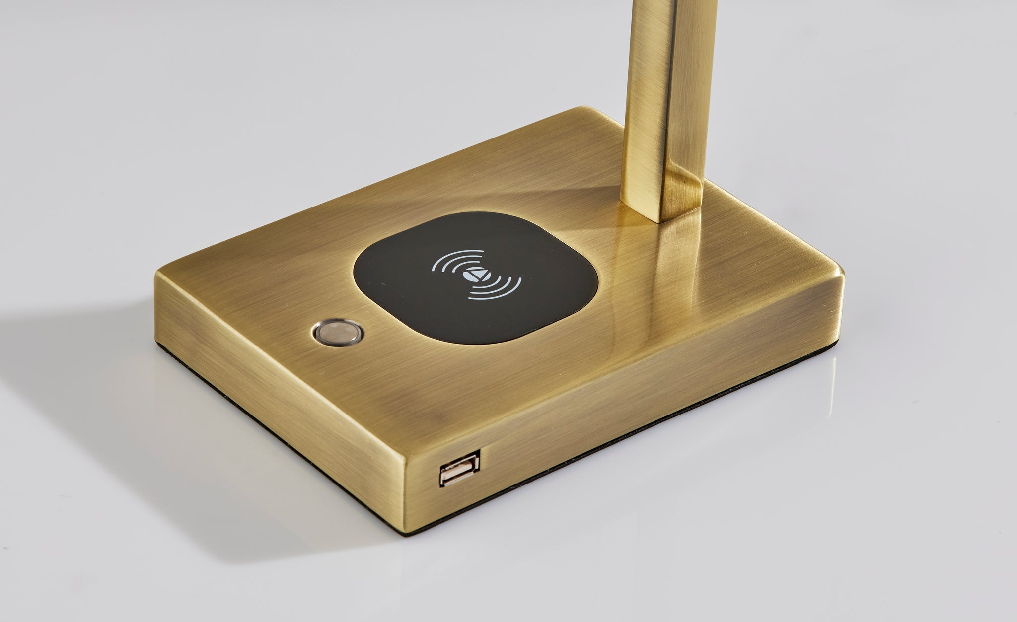 Aidan AdessoCharge LED Wireless Charging Desk Lamp