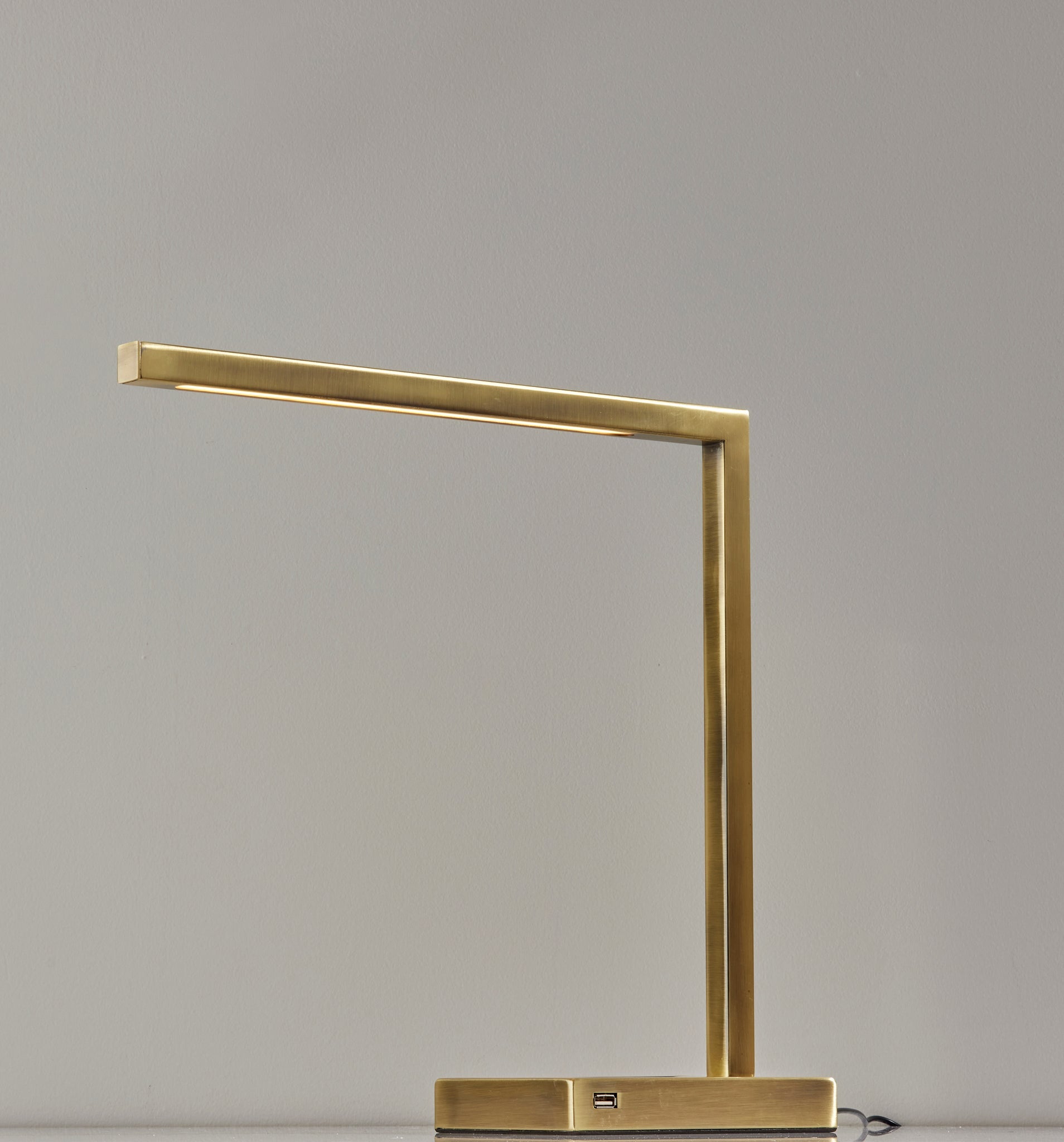 Aidan AdessoCharge LED Wireless Charging Desk Lamp