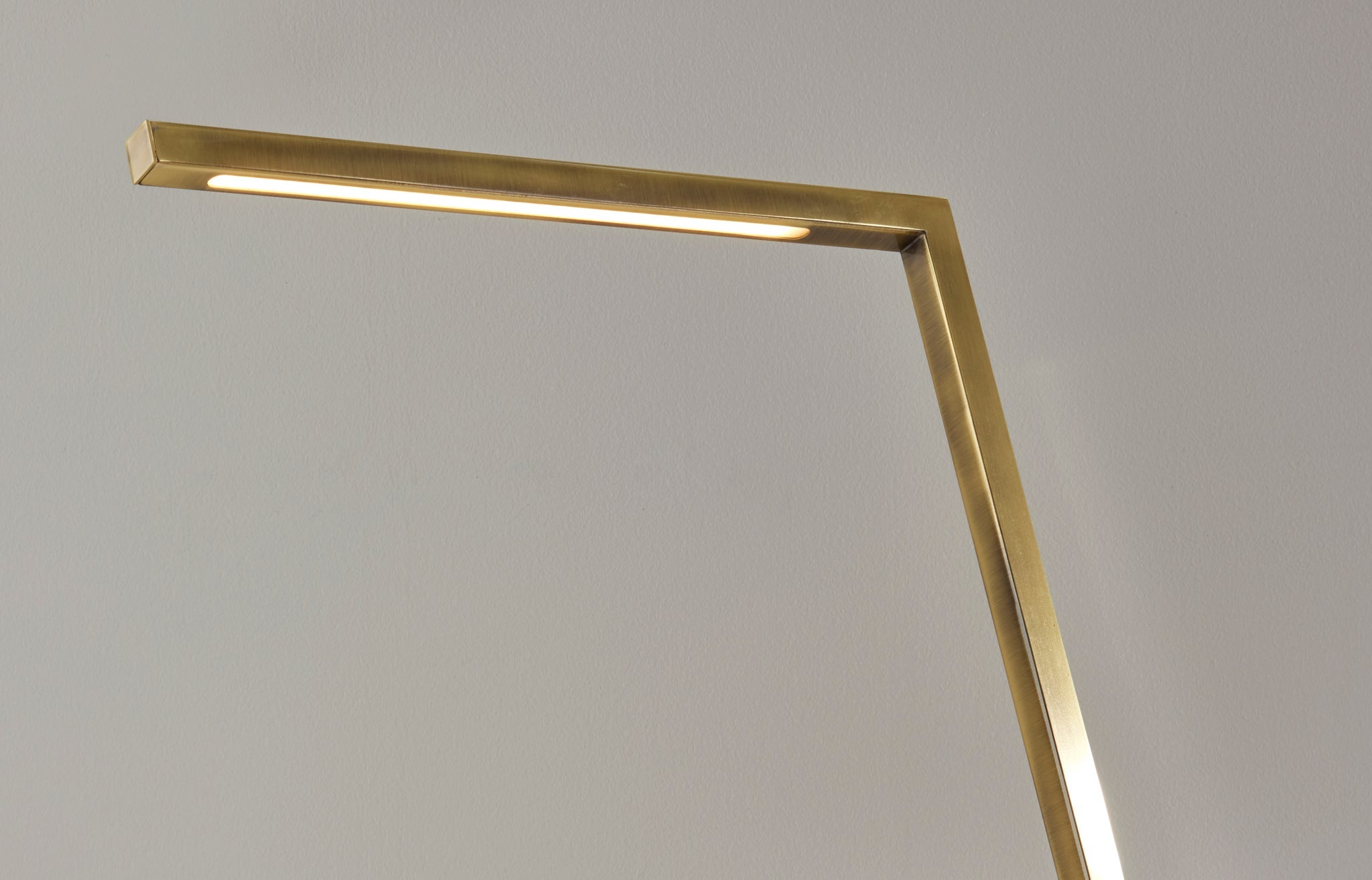 Aidan AdessoCharge LED Wireless Charging Desk Lamp