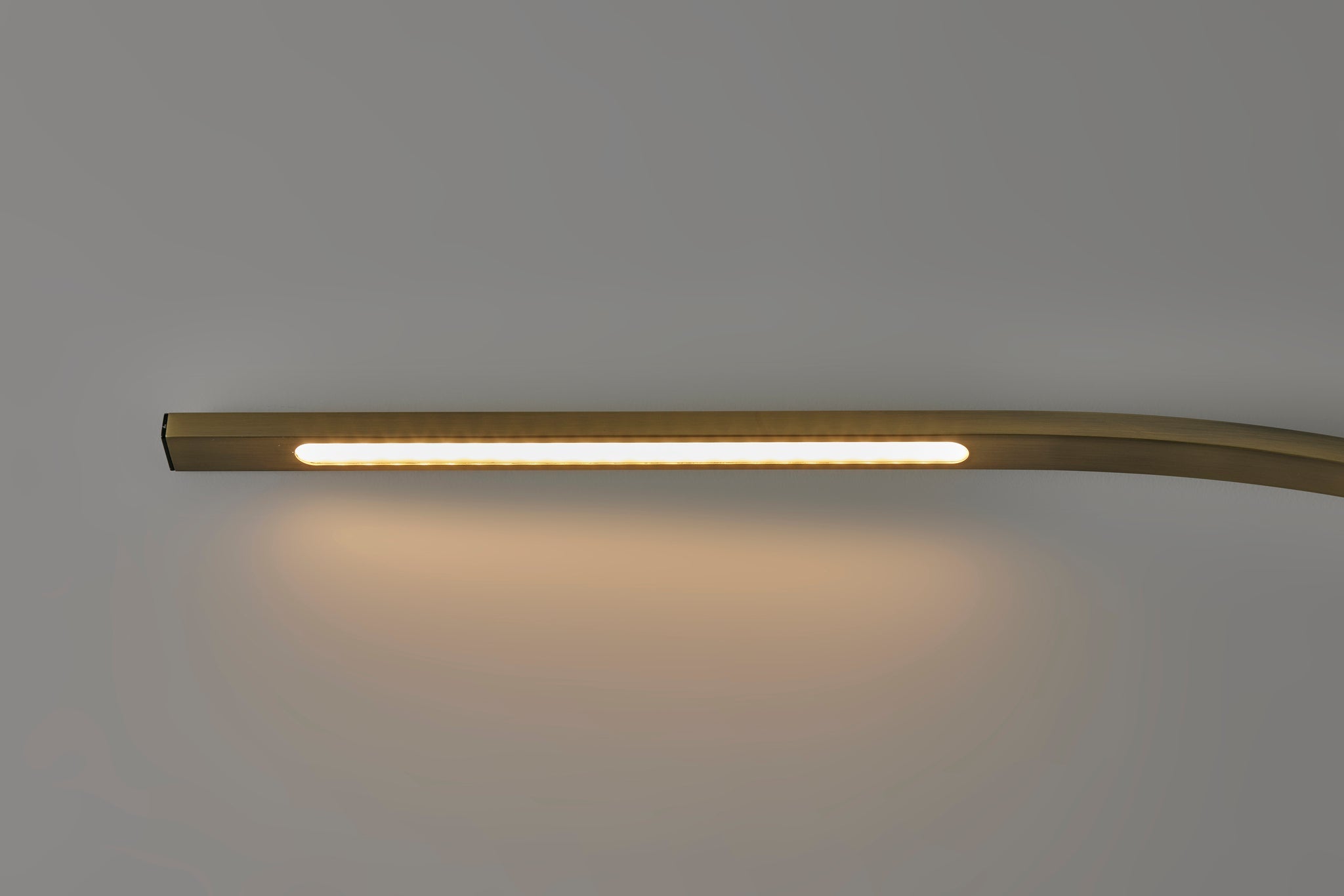 Sonic LED Arc Lamp w. Smart Switch