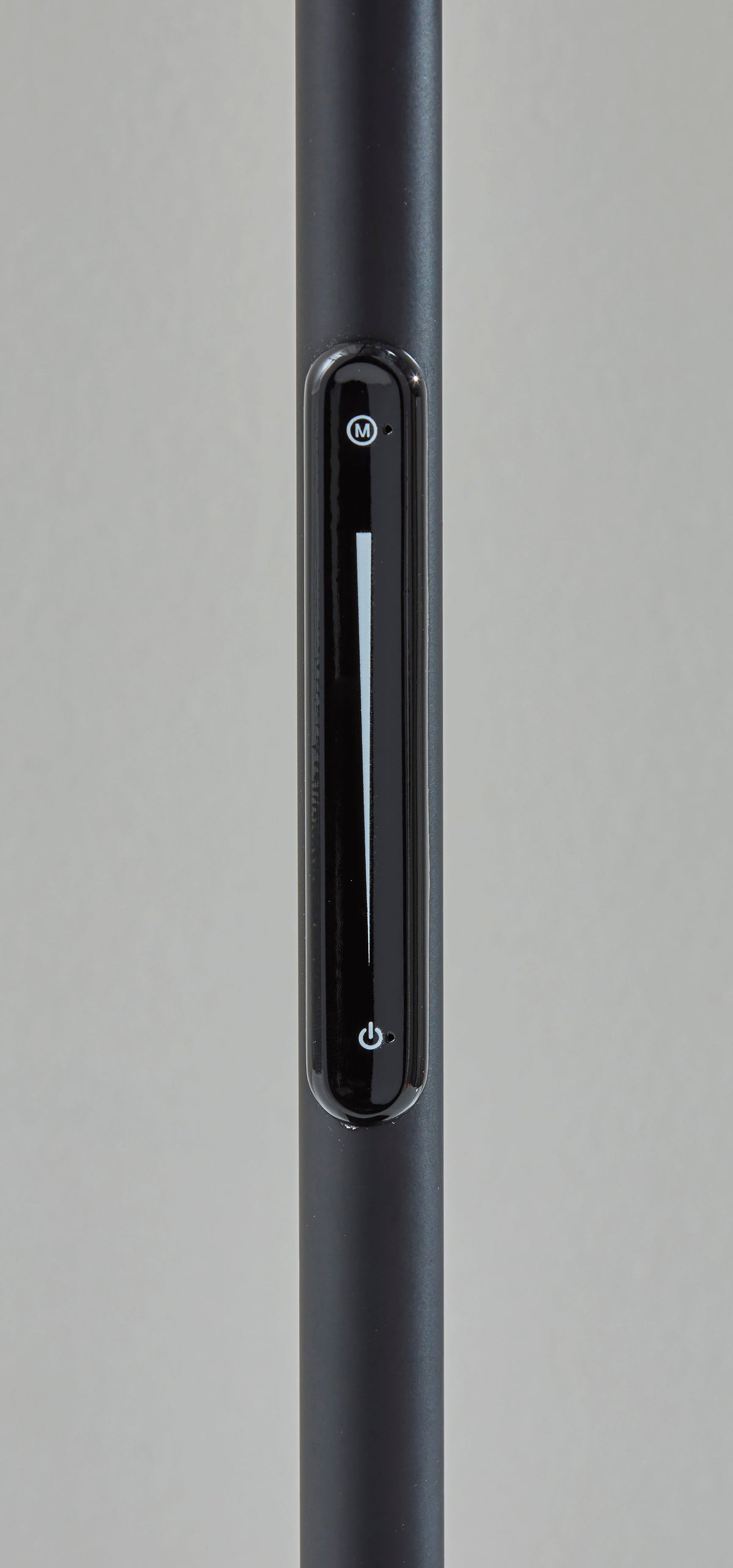 Cullen LED Desk Lamp w. Smart Switch