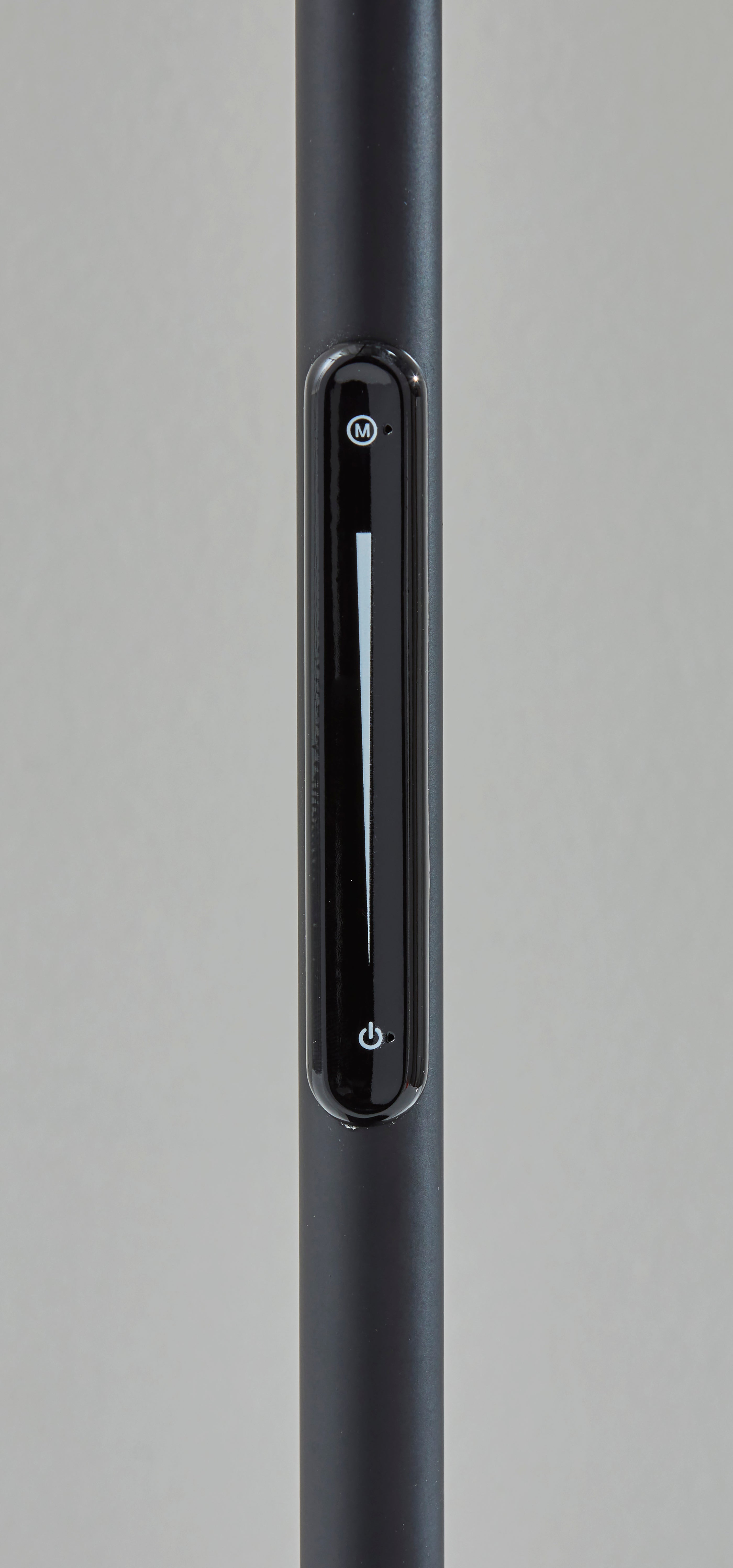 Cullen LED Desk Lamp w. Smart Switch