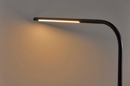 Cullen LED Desk Lamp w. Smart Switch