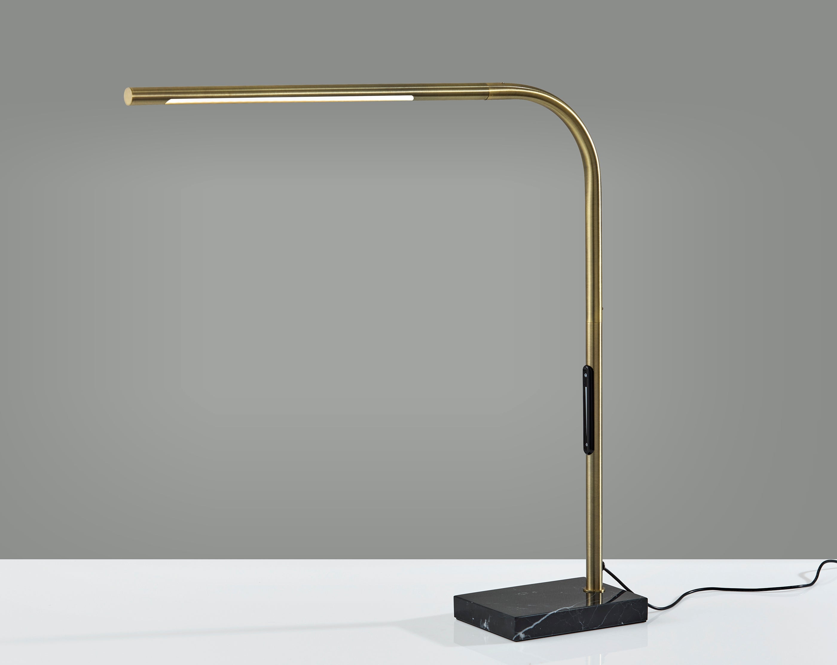Cullen LED Desk Lamp w. Smart Switch