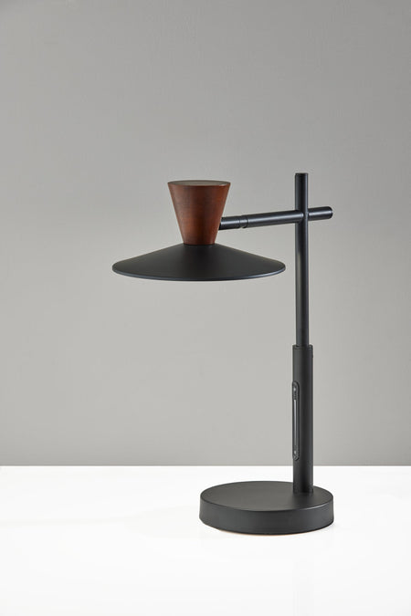 Elmore LED Desk Lamp w. Smart Switch