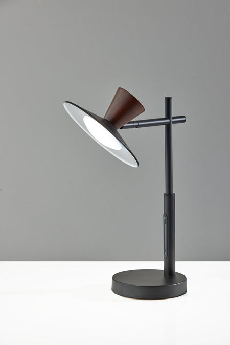 Elmore LED Desk Lamp w. Smart Switch