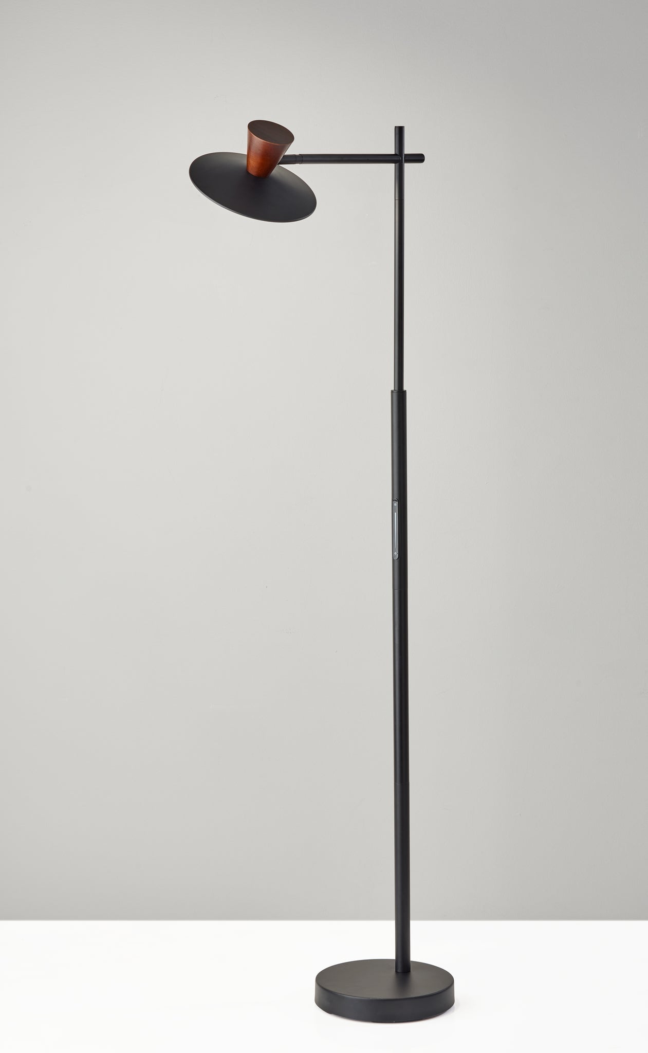 Elmore LED Floor Lamp w. Smart Switch