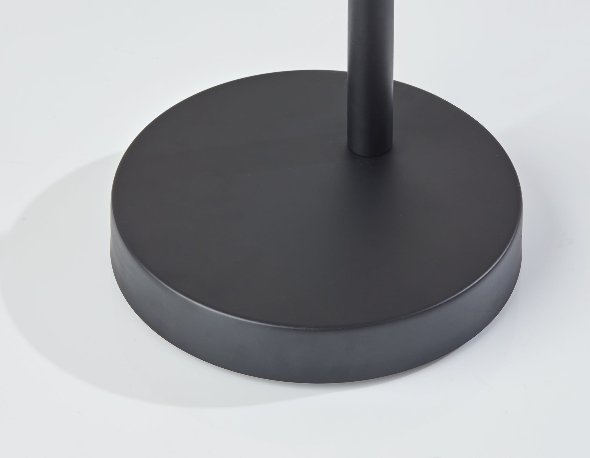 Elmore LED Floor Lamp w. Smart Switch