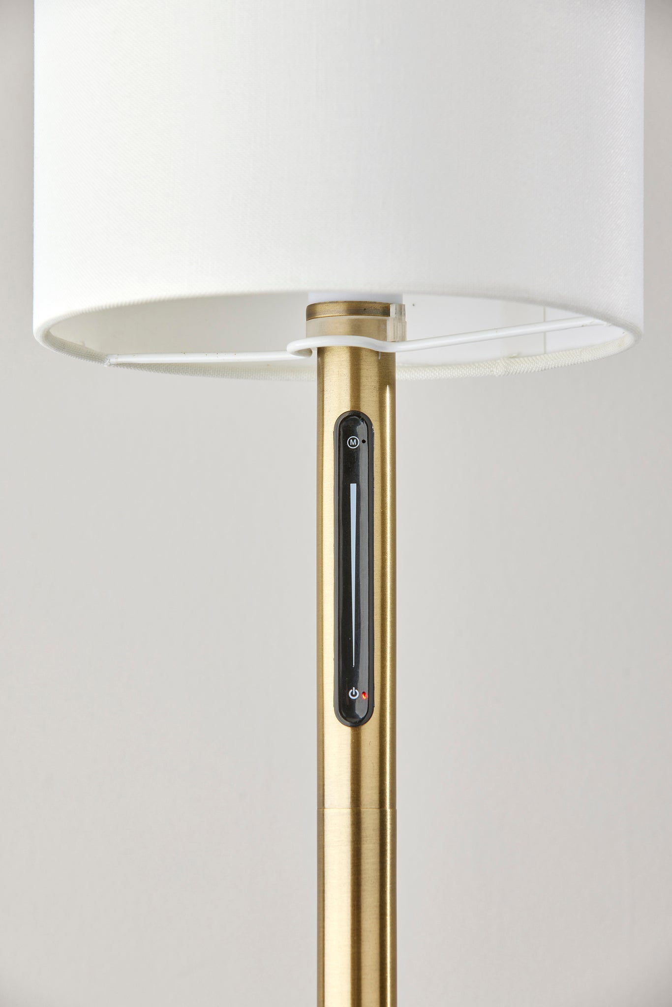 Matilda LED Floor Lamp w. Smart Switch