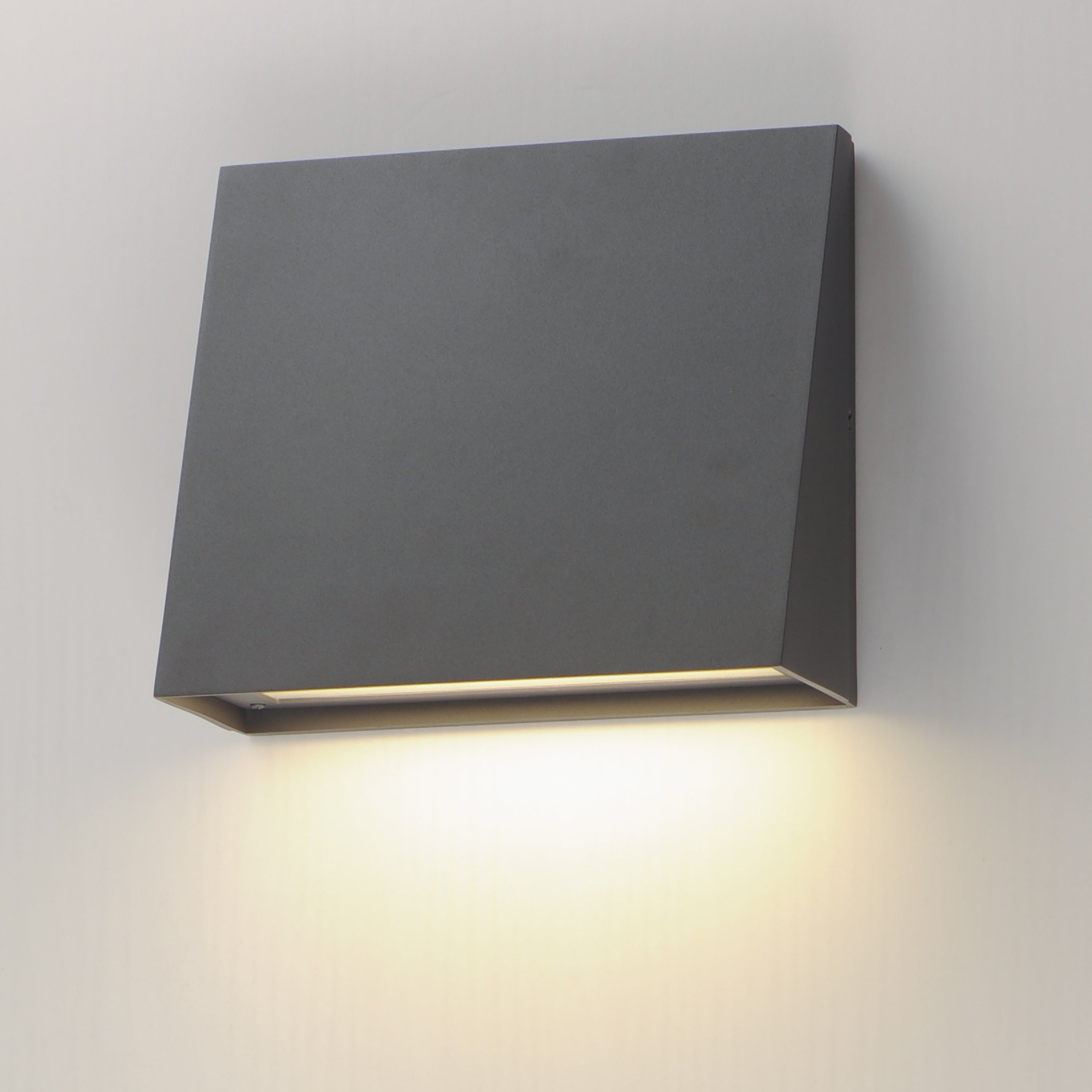 Pathfinder Large LED Outdoor Wall Sconce - 5CCT