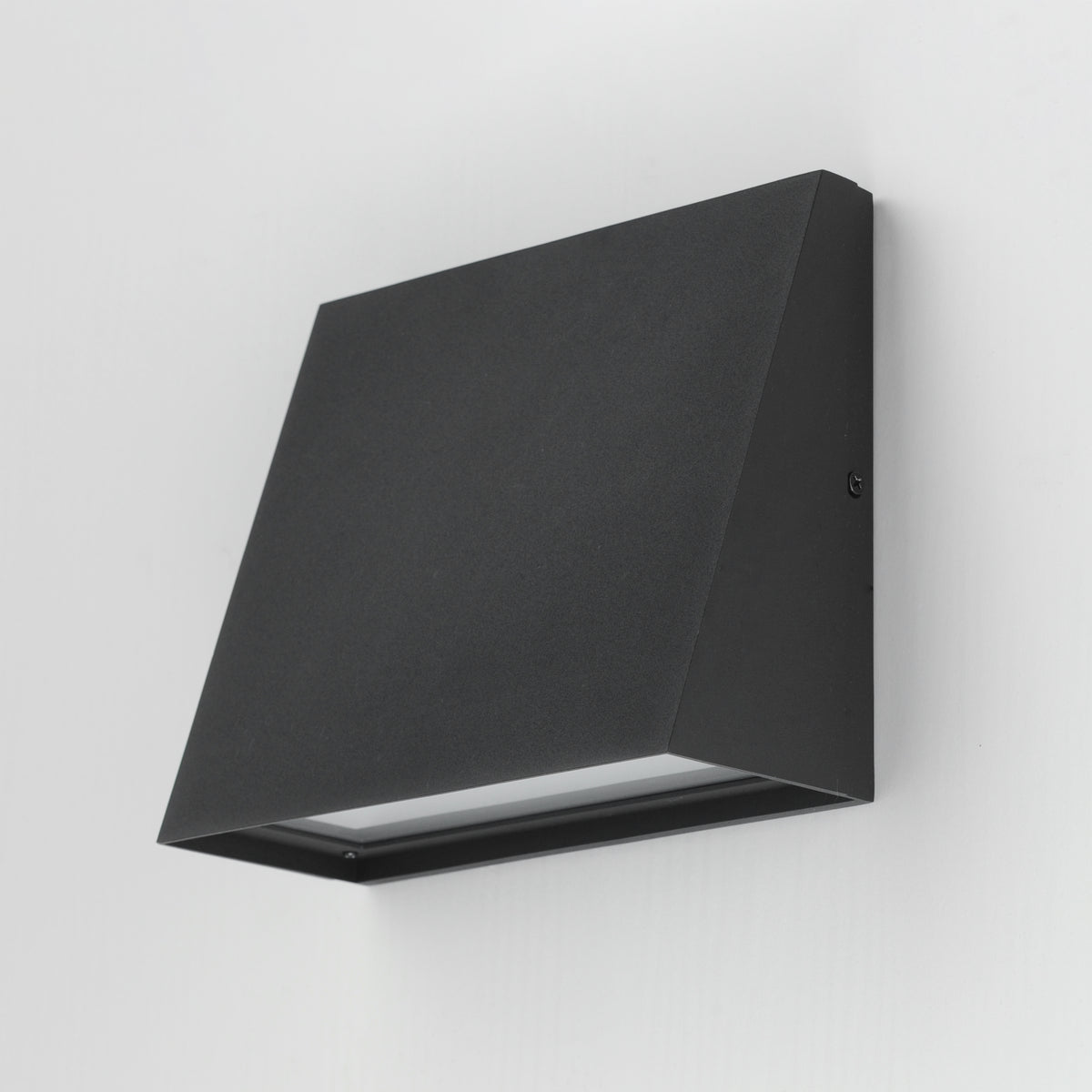 Pathfinder Large LED Outdoor Wall Sconce - 5CCT
