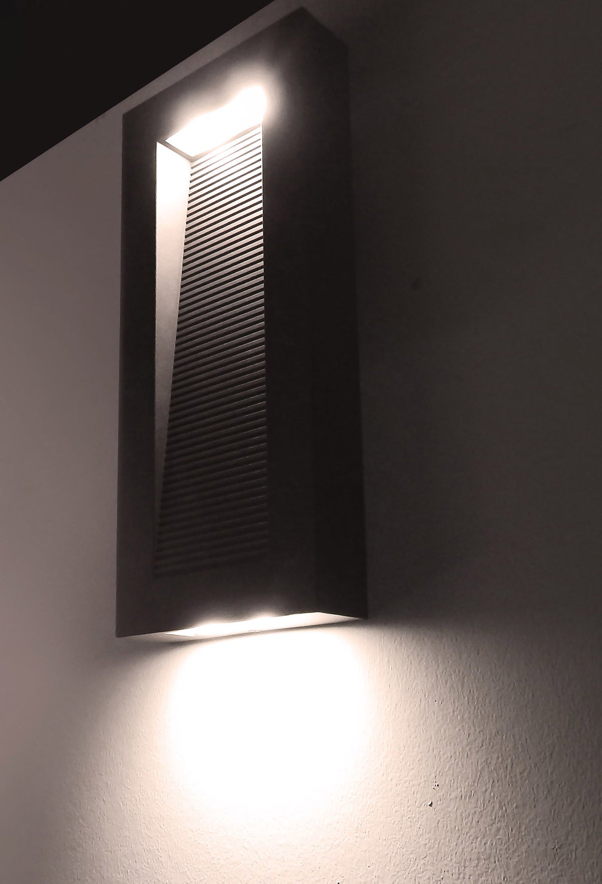 Avenue Medium LED Outdoor Wall Sconce