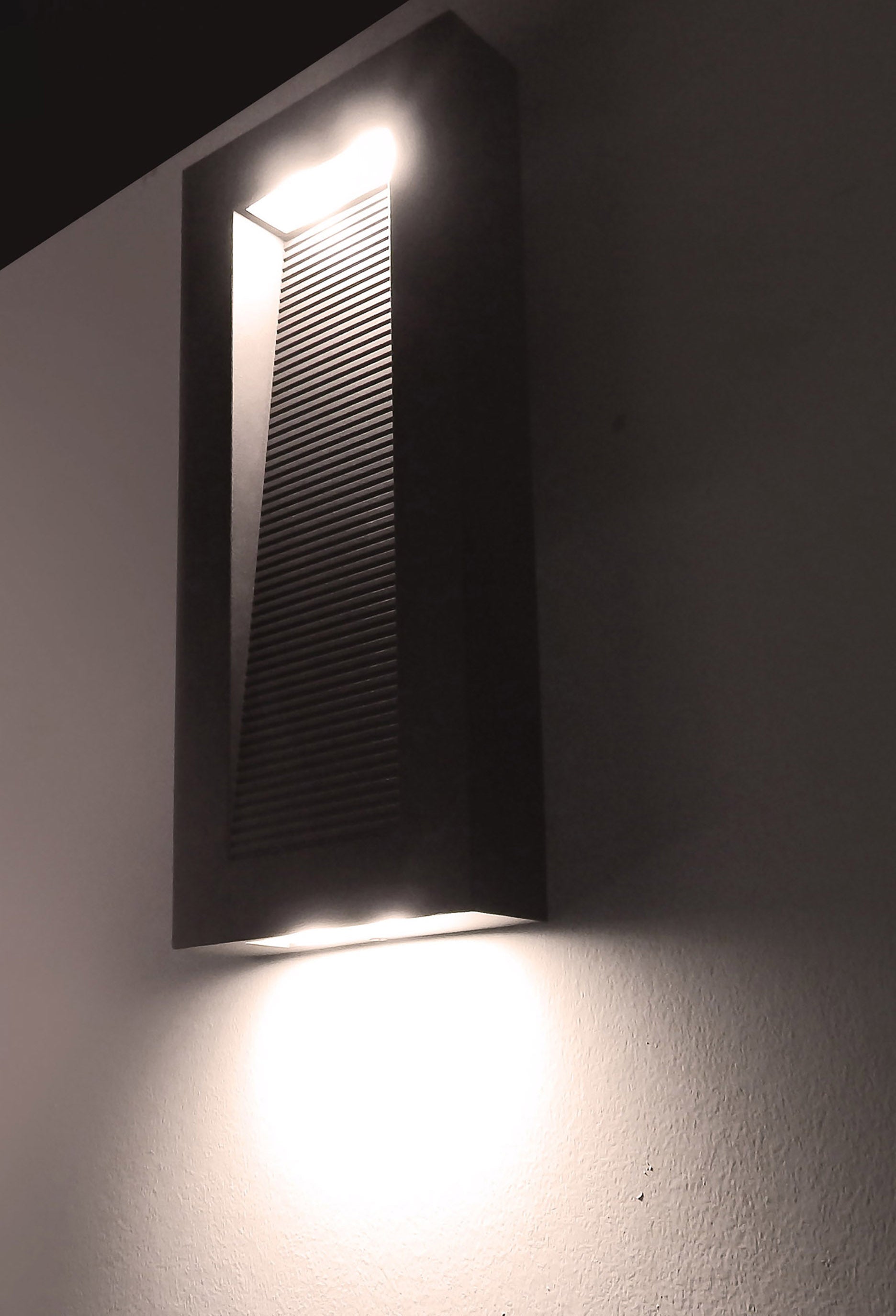 Avenue Medium LED Outdoor Wall Sconce