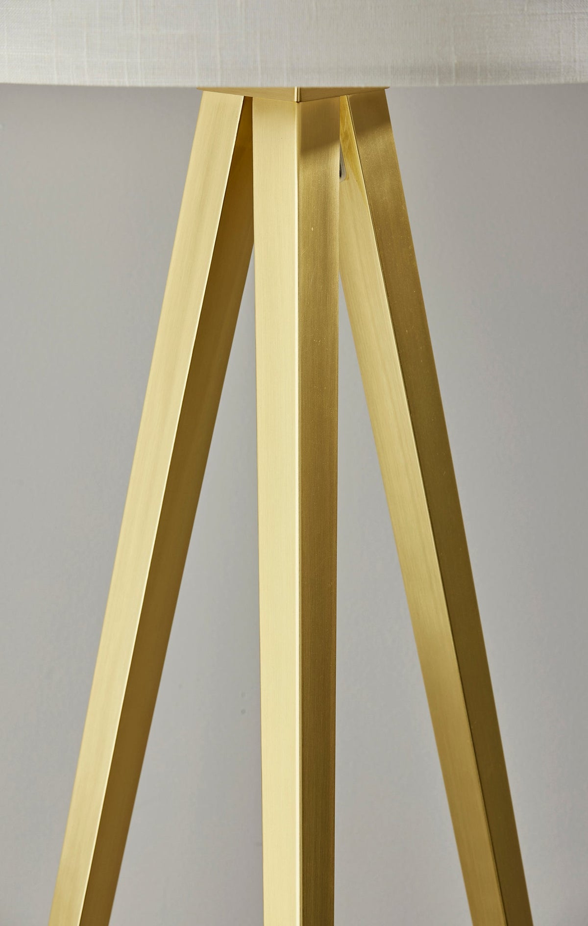 Director Floor Lamp