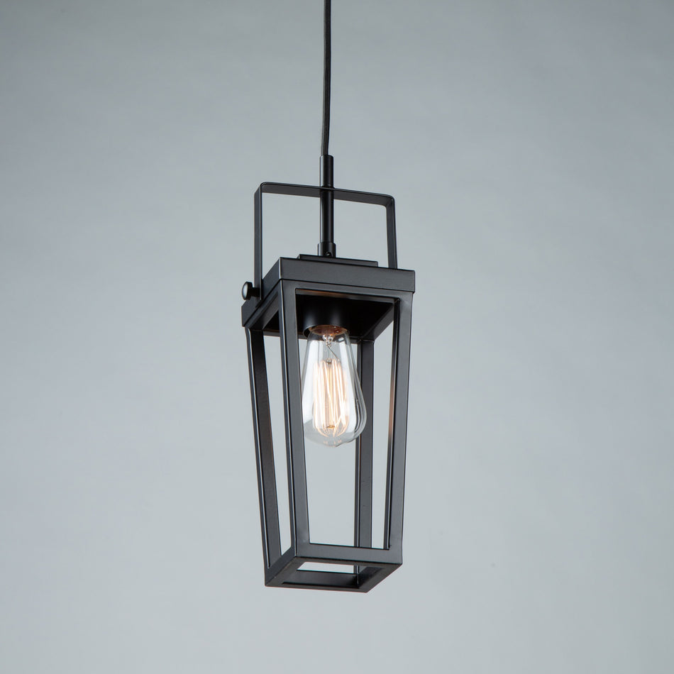 Carriage 1 Light Pendant Black