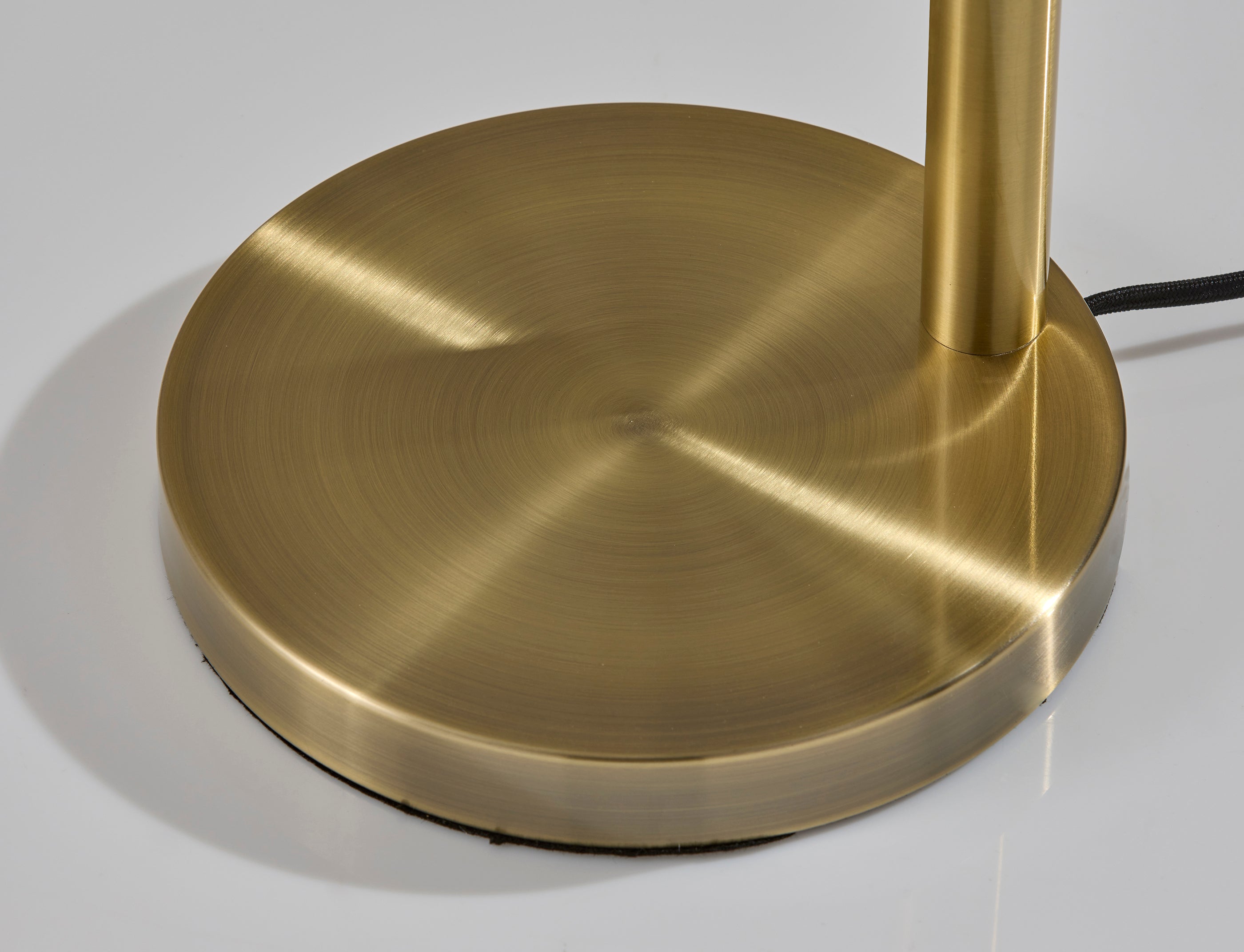 Linis Floor Lamp