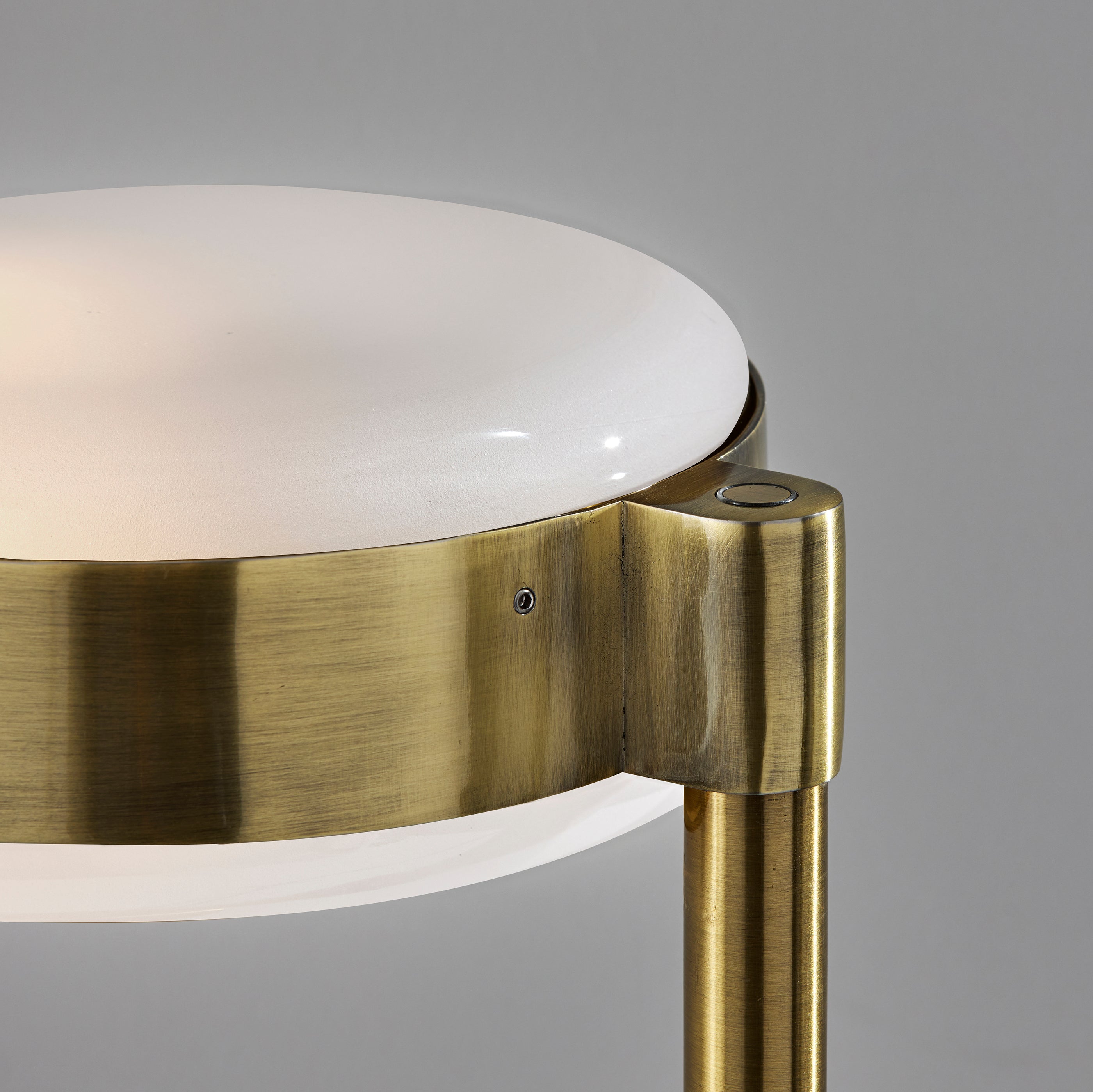 Linis Floor Lamp