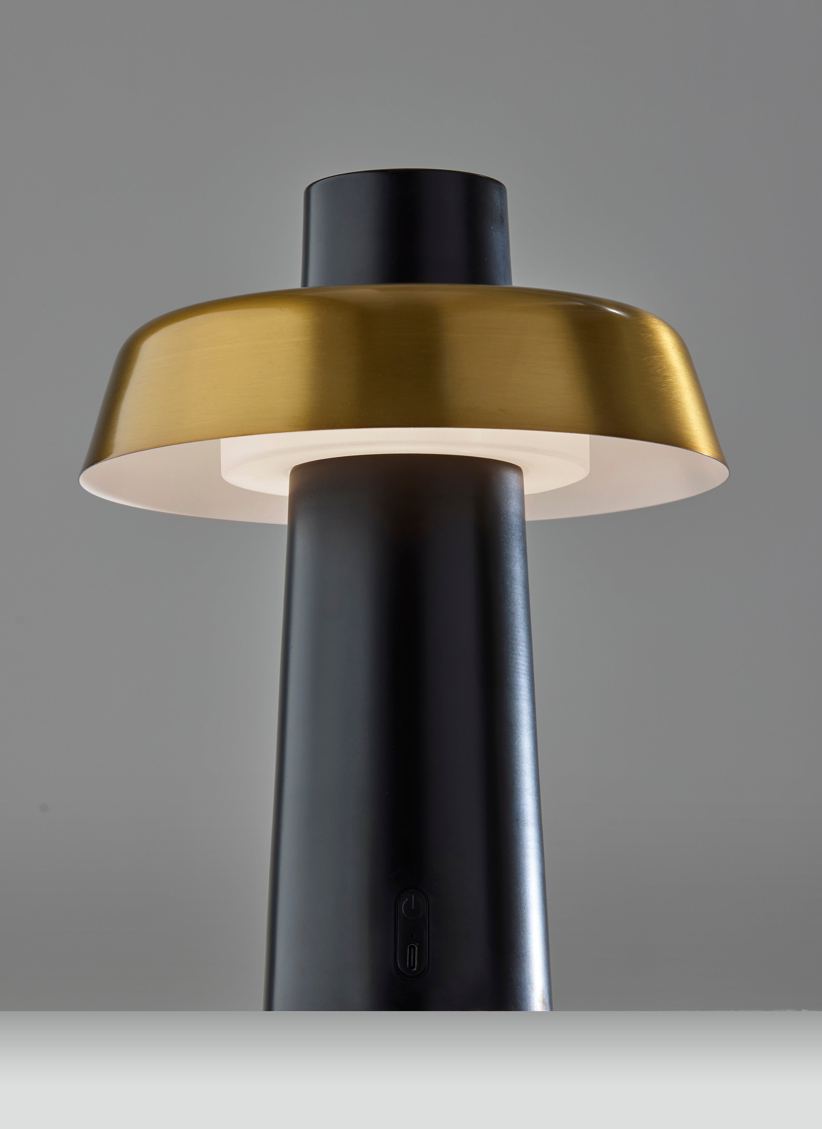 Pirlo LED Cordless Table Lamp- Black
