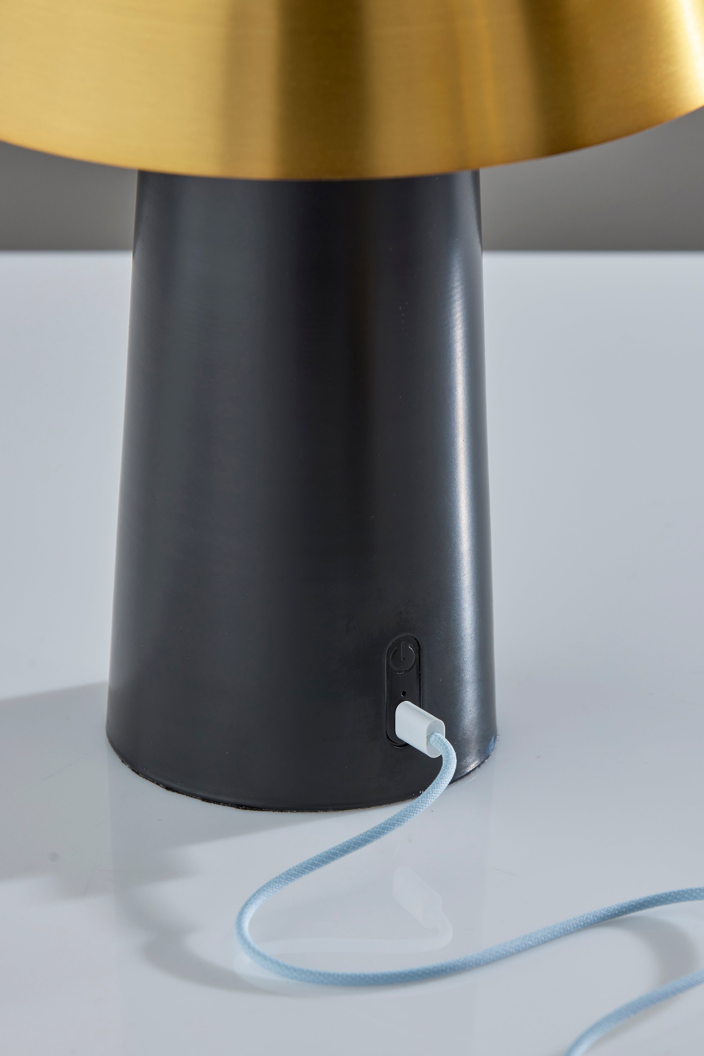 Pirlo LED Cordless Table Lamp- Black