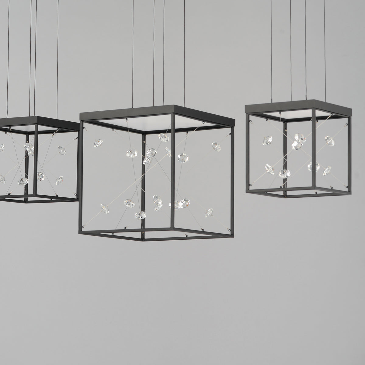 Entanglement-Linear Pendant by ET2