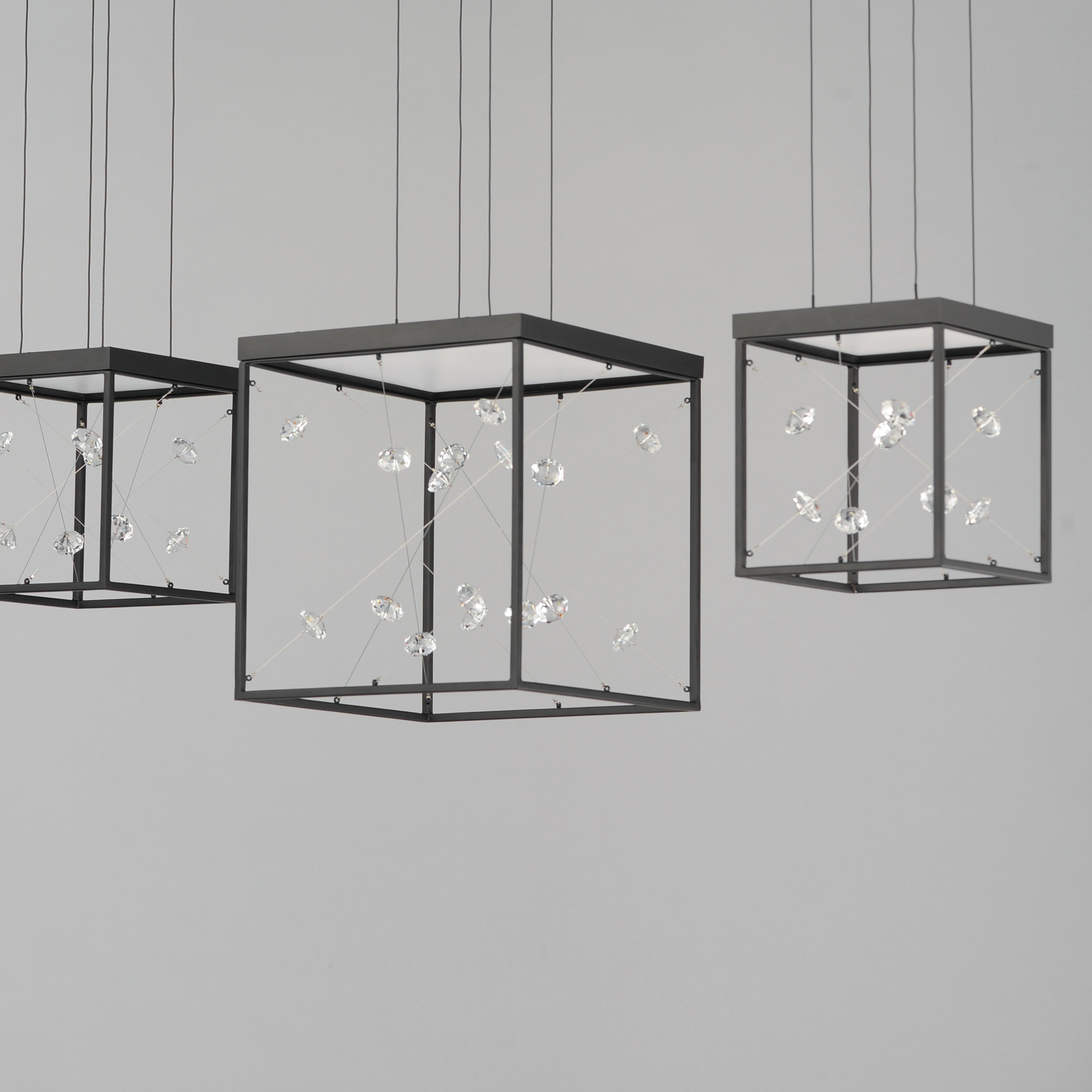 Entanglement-Linear Pendant by ET2