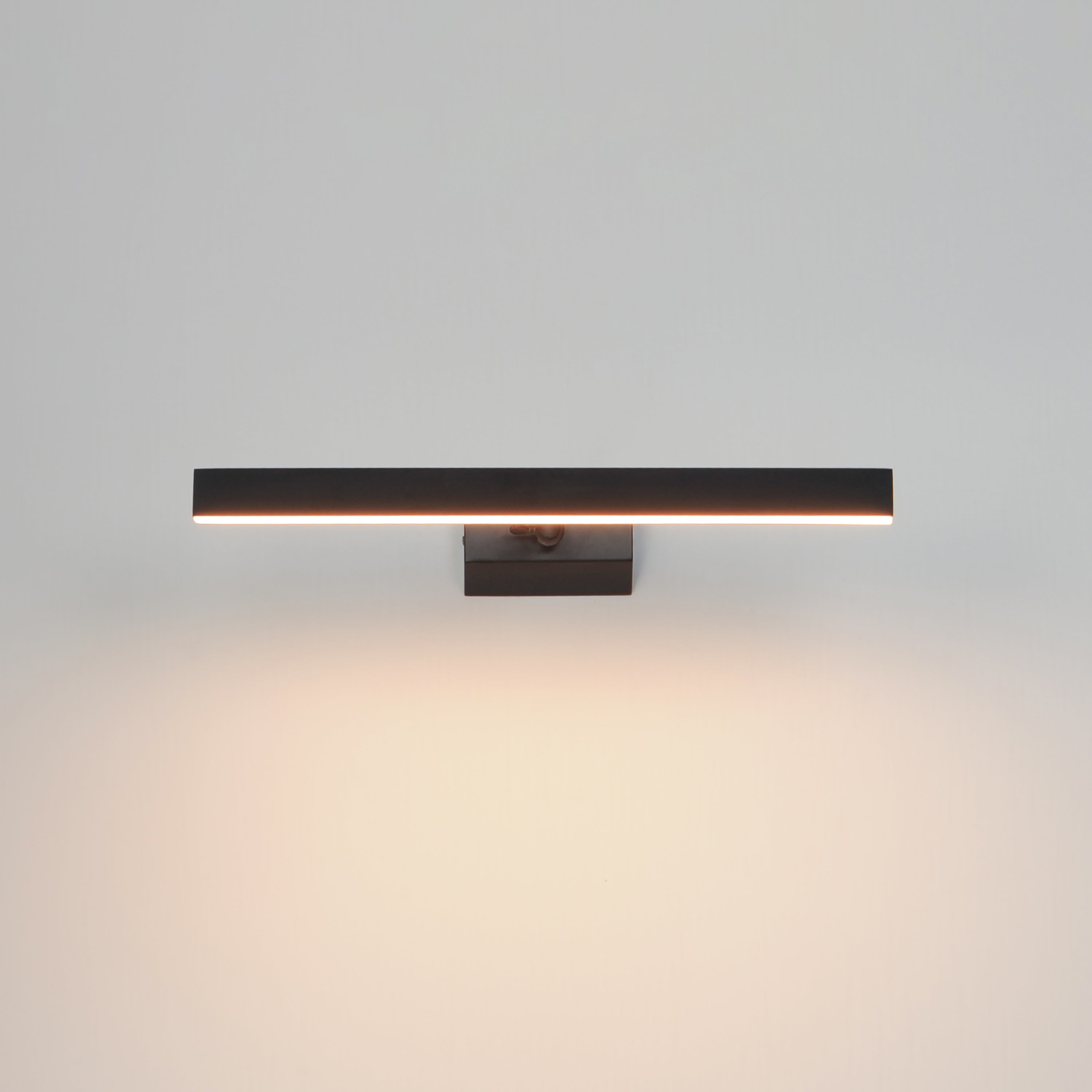 Loop-Wall Sconce by ET2