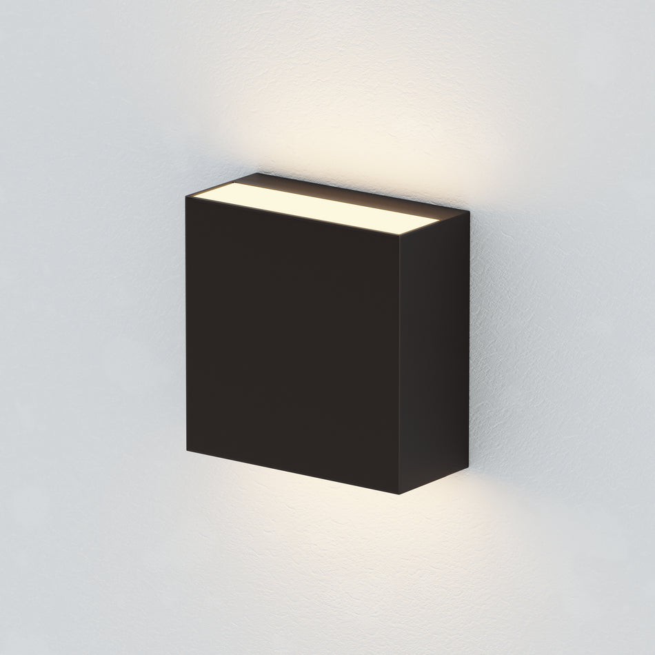 Cubed-Outdoor Wall Mount by ET2