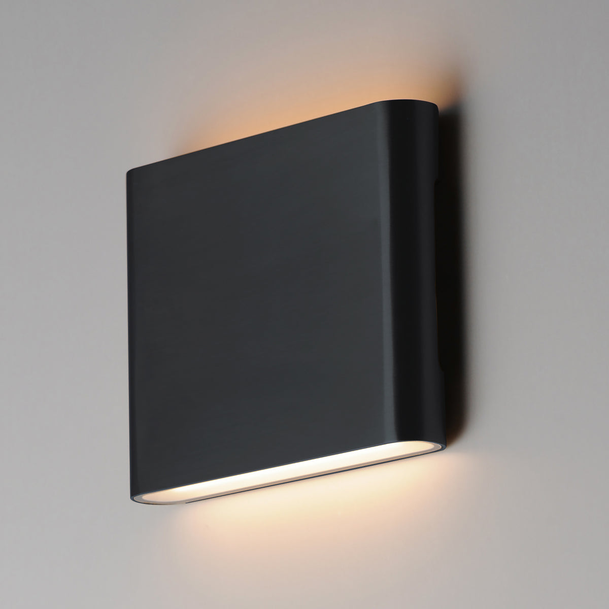 Spartan-Wall Sconce by ET2