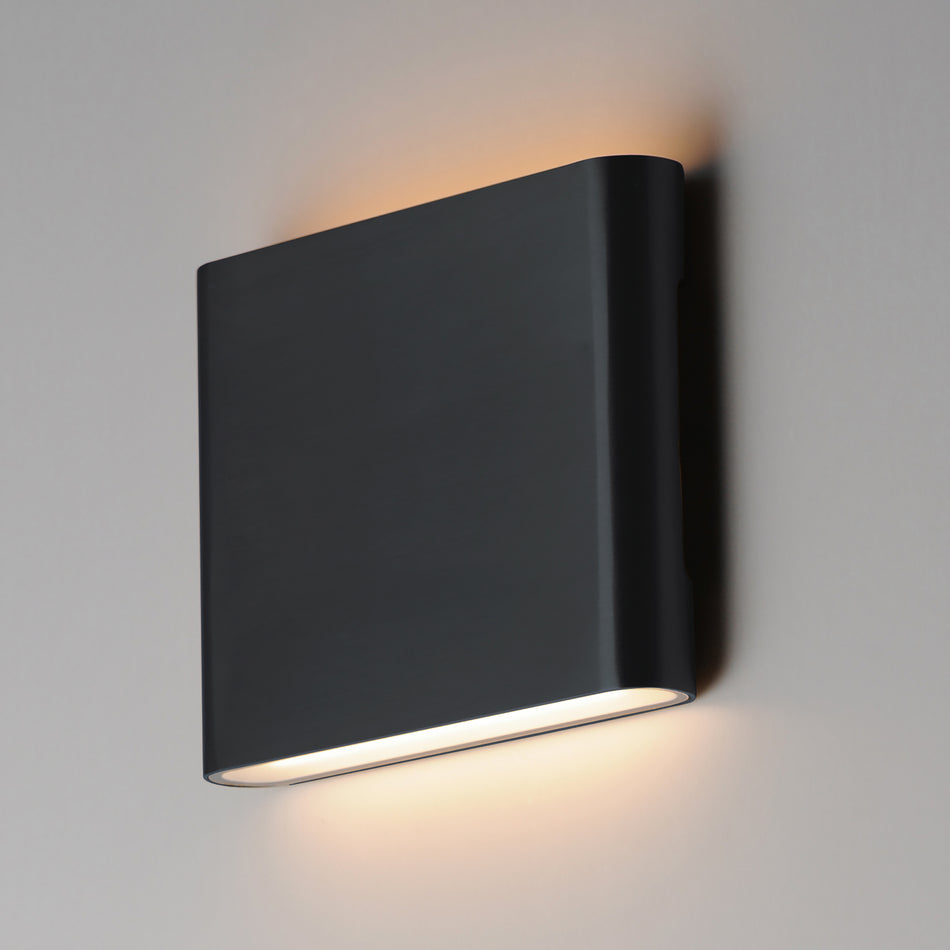 Spartan-Wall Sconce by ET2