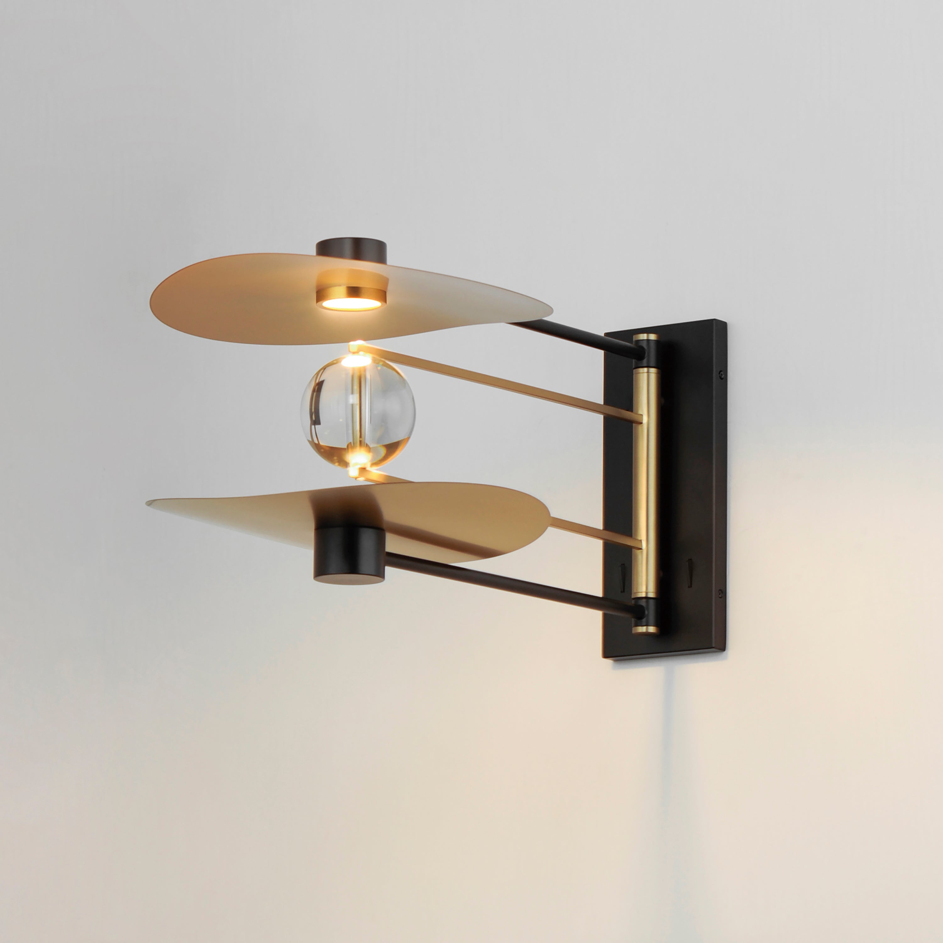 Pearl-Wall Sconce by ET2
