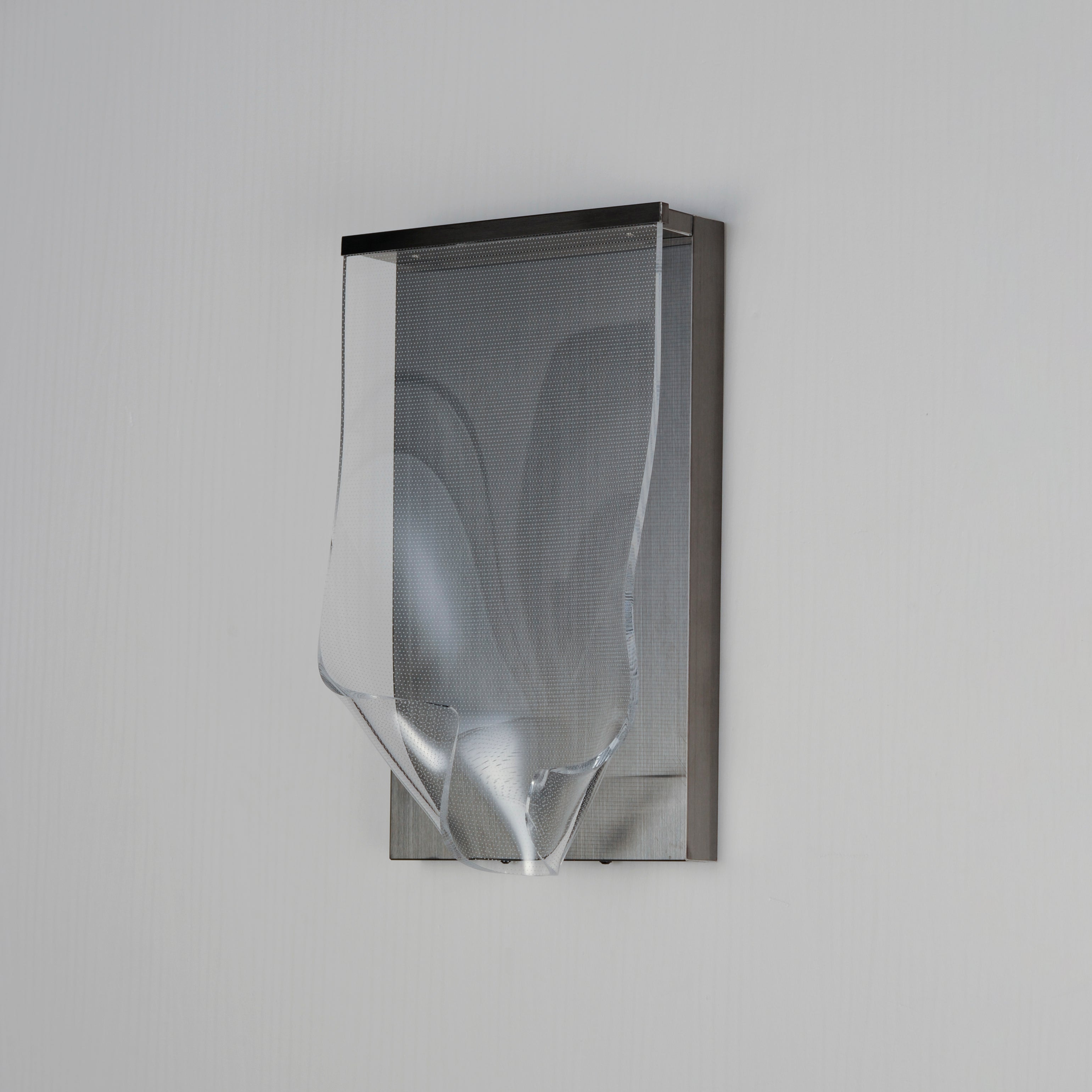 Rinkle-Wall Sconce by ET2