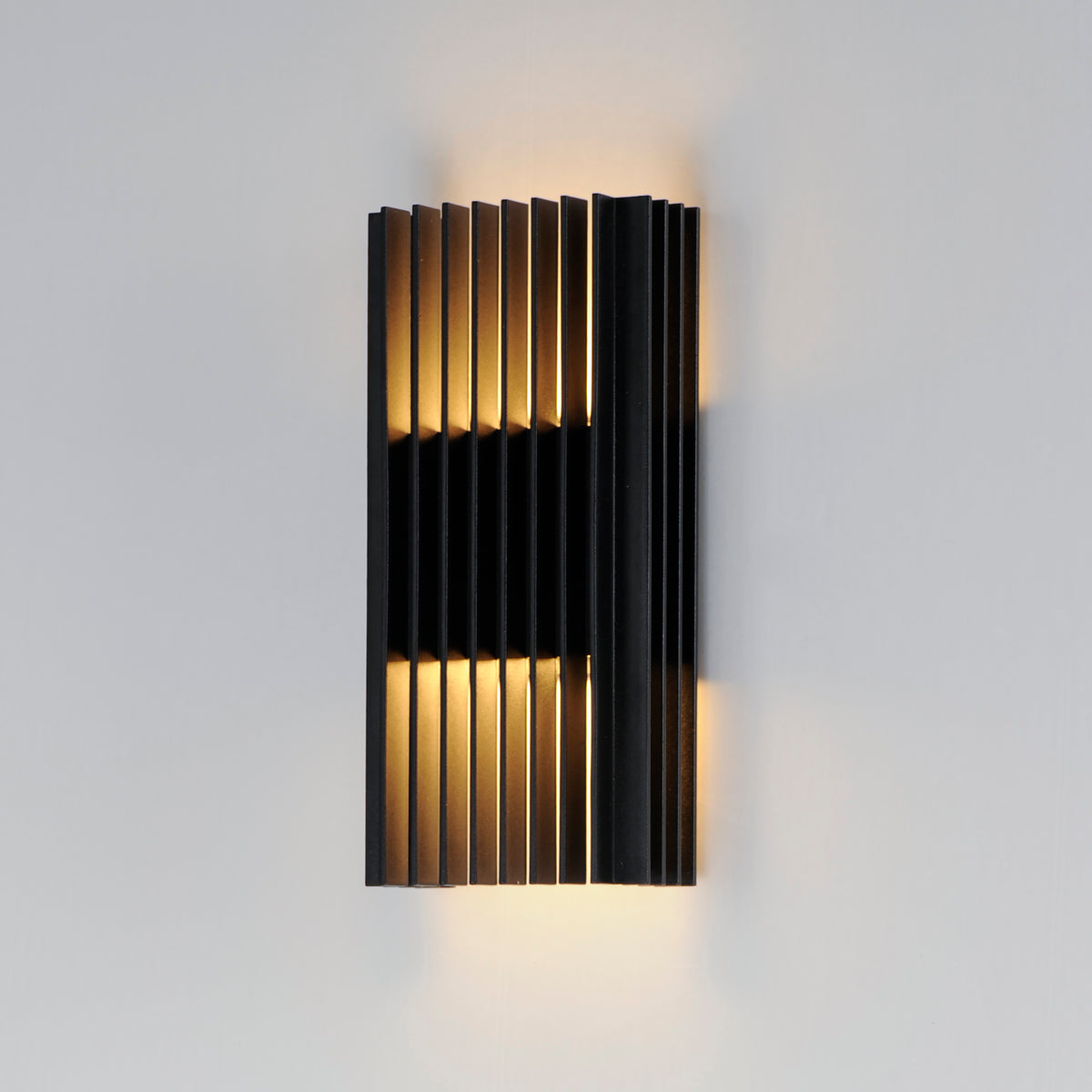 Rampart-Outdoor Wall Mount by ET2