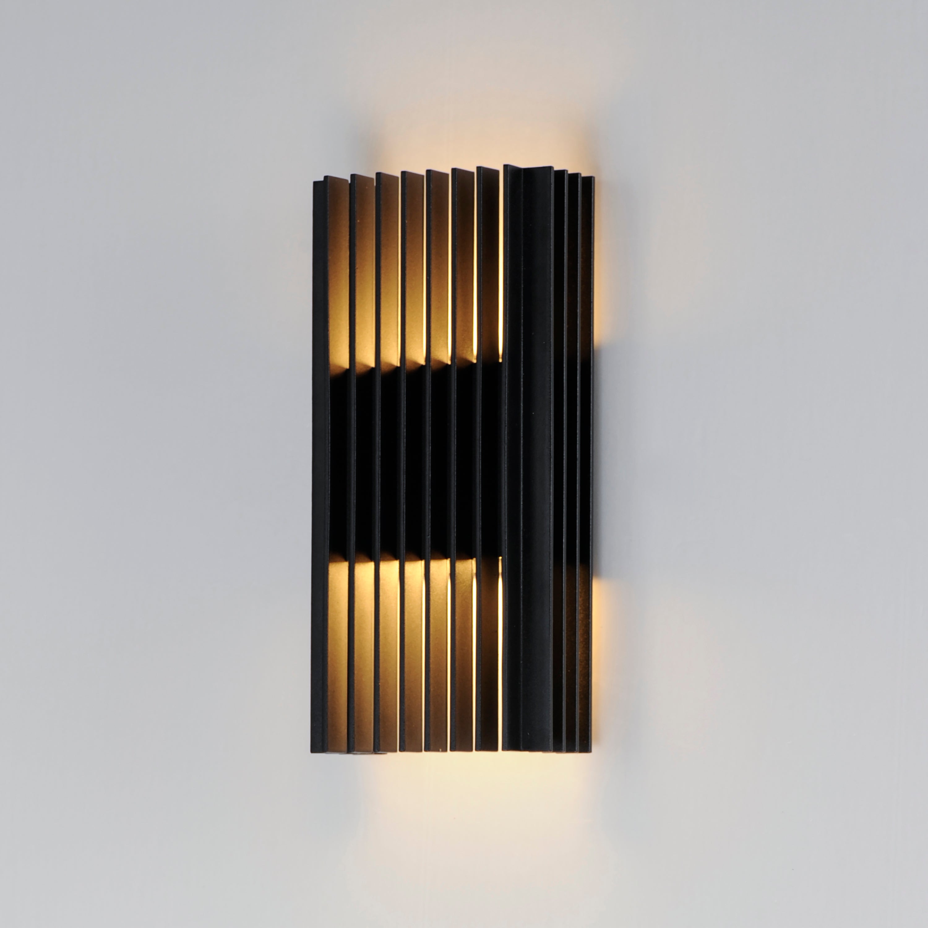 Rampart-Outdoor Wall Mount by ET2