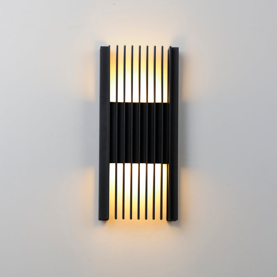 Rampart-Outdoor Wall Mount by ET2