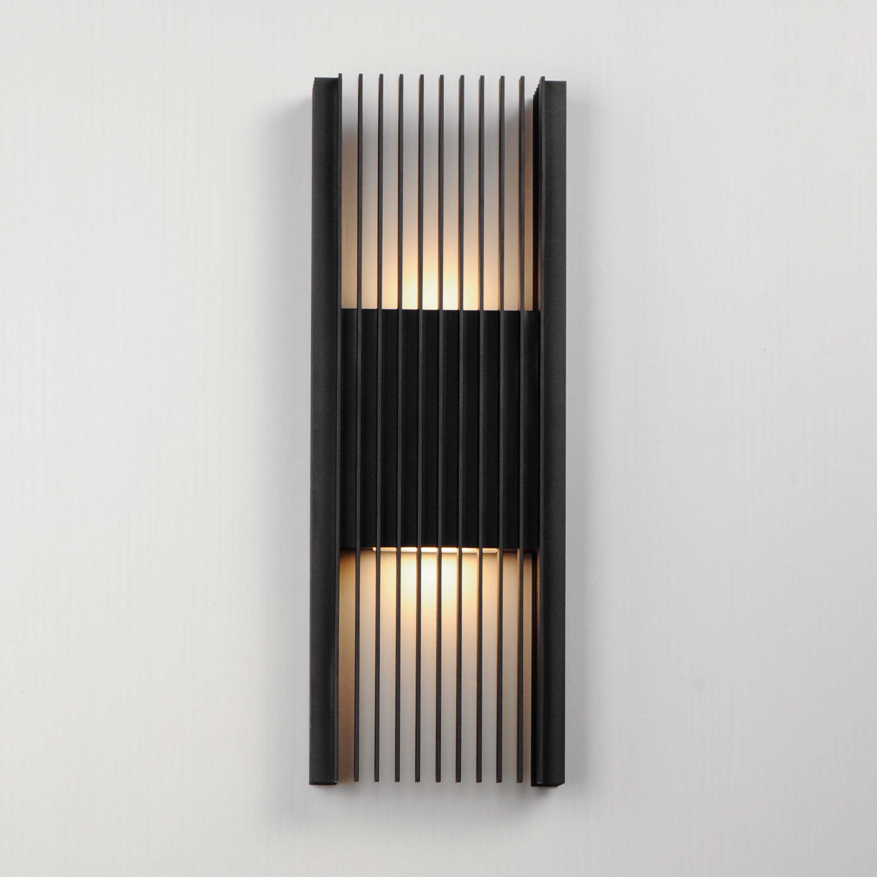 Rampart-Outdoor Wall Mount by ET2