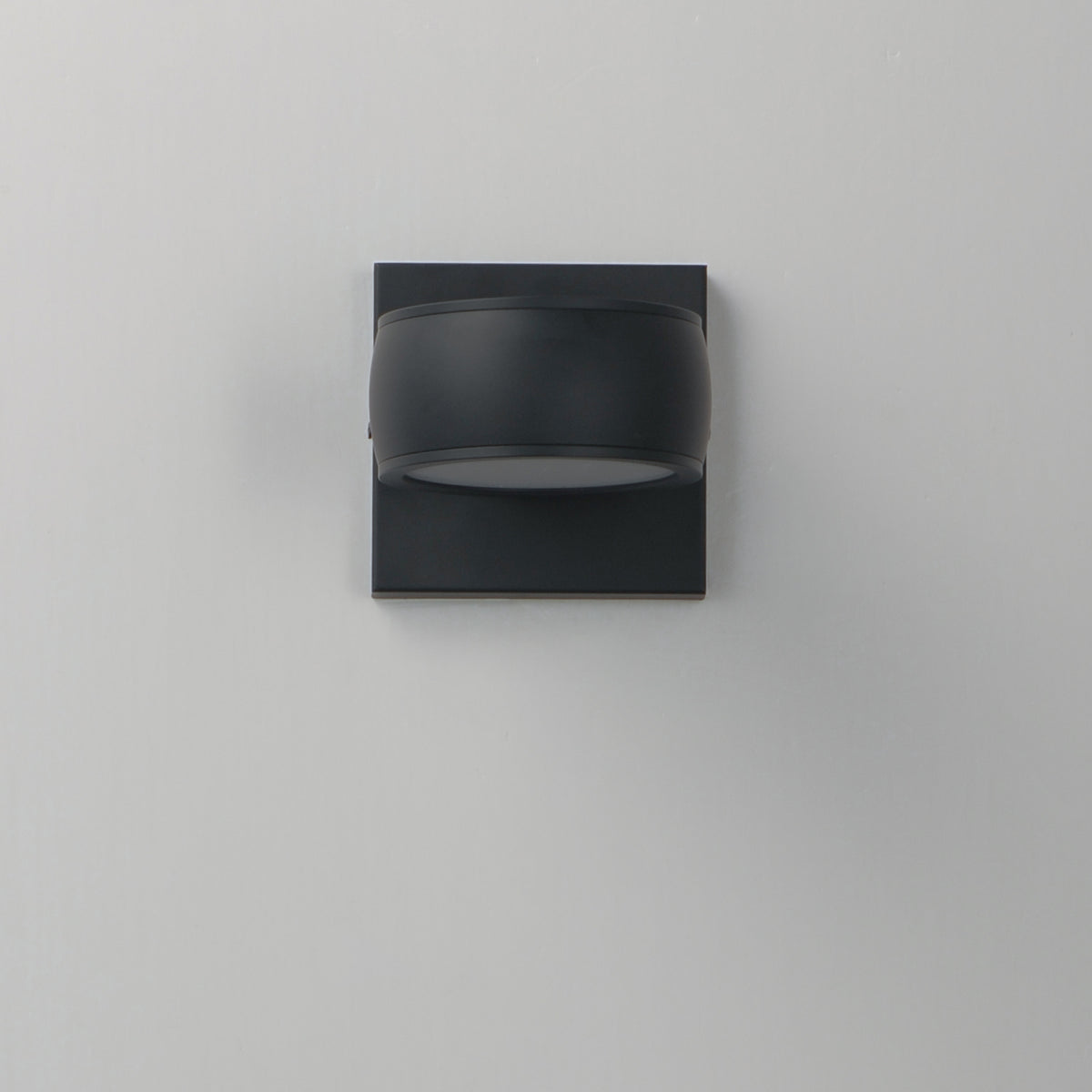 Modular-Outdoor Wall Mount by ET2