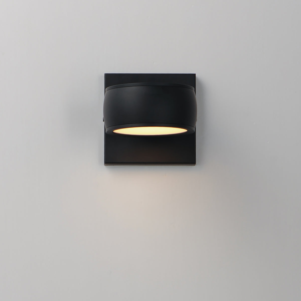 Modular-Outdoor Wall Mount by ET2