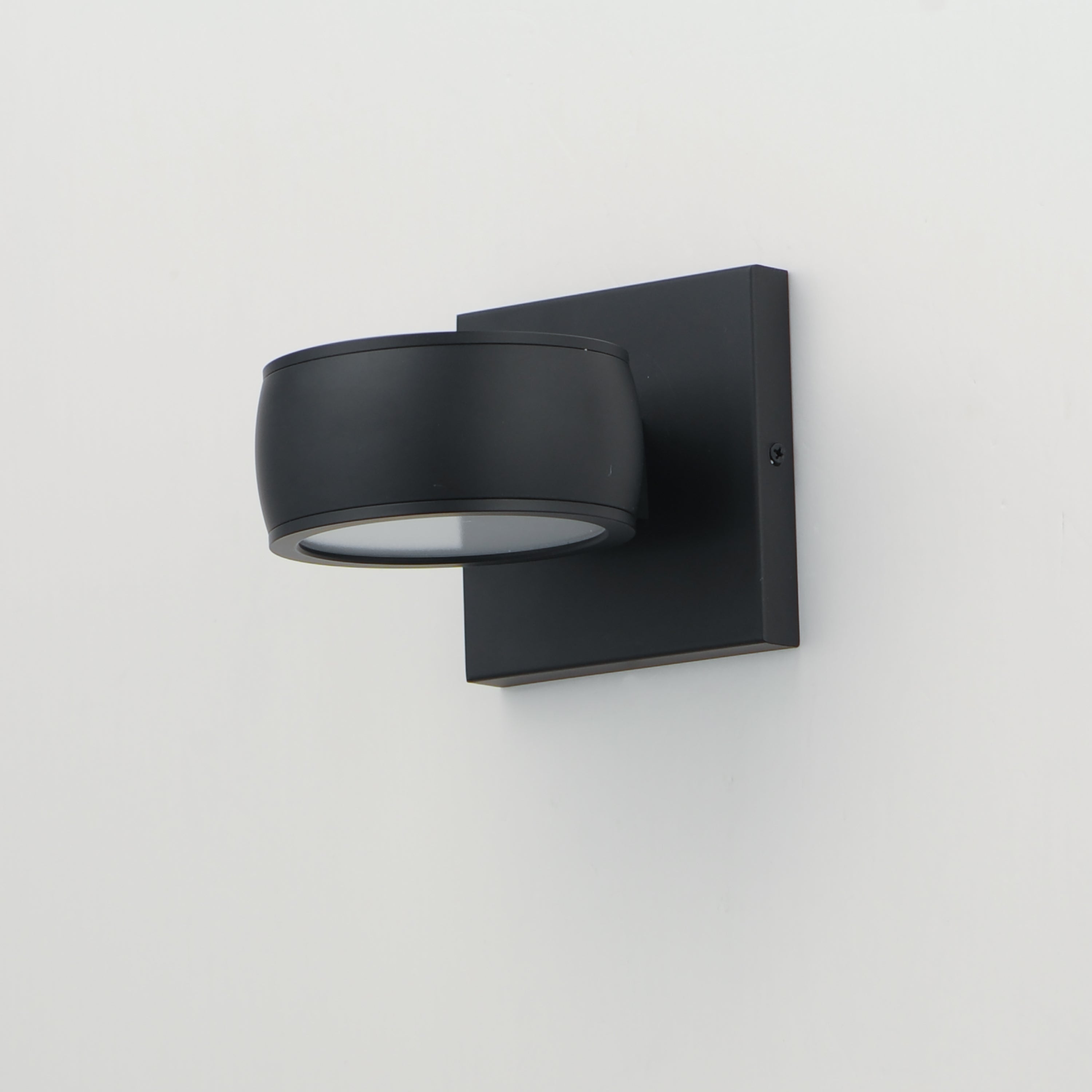 Modular-Outdoor Wall Mount by ET2