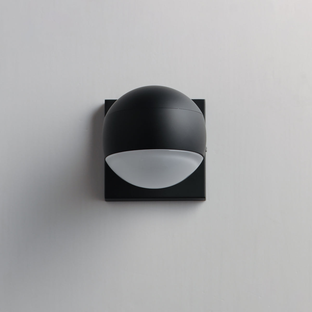 Modular-Outdoor Wall Mount by ET2