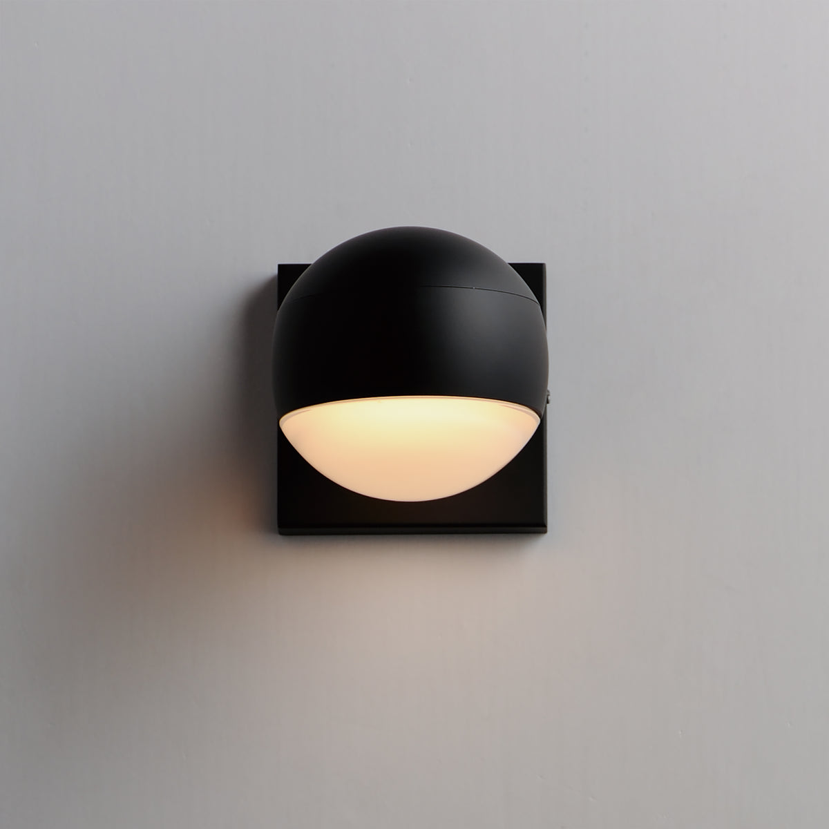 Modular-Outdoor Wall Mount by ET2