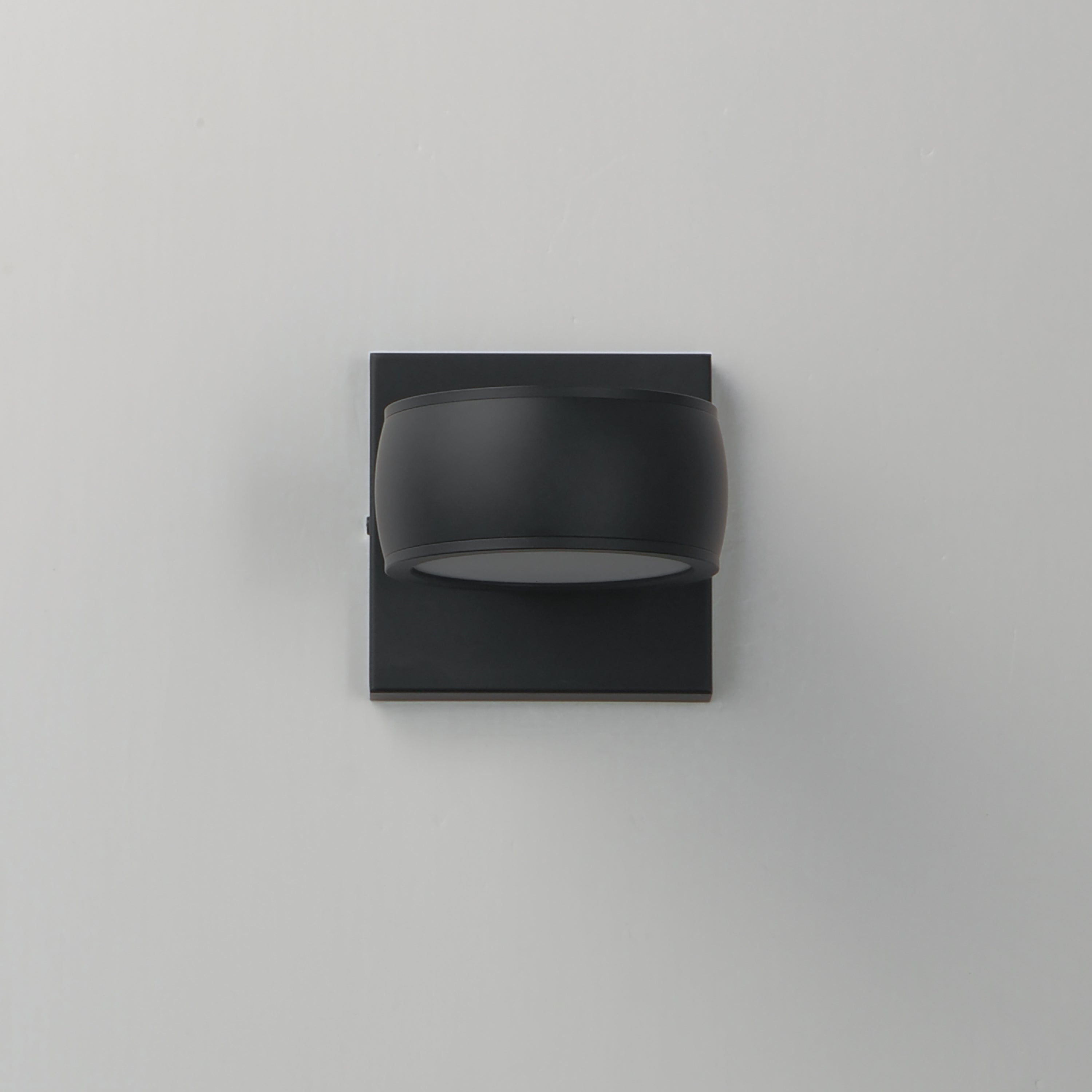 Modular-Outdoor Wall Mount by ET2