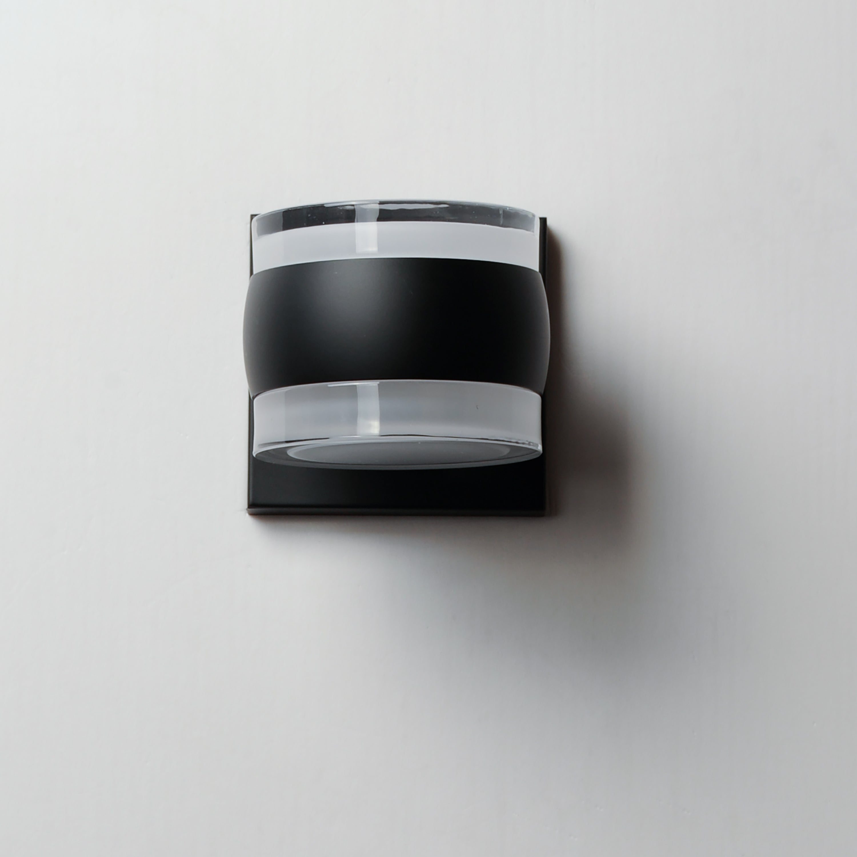 Modular-Outdoor Wall Mount by ET2