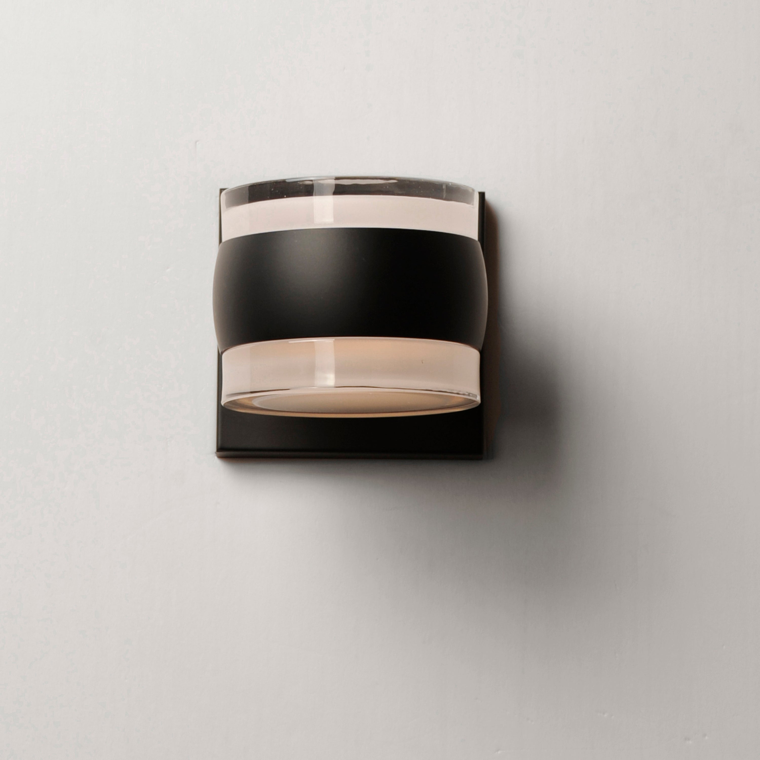 Modular-Outdoor Wall Mount by ET2