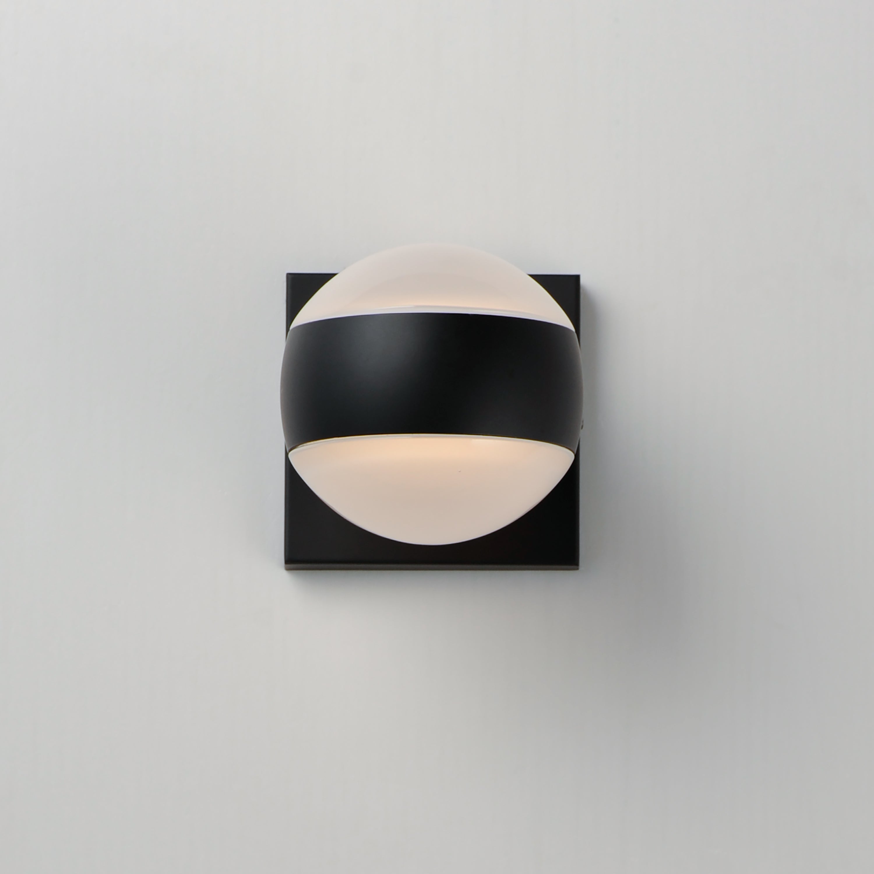 Modular-Outdoor Wall Mount by ET2